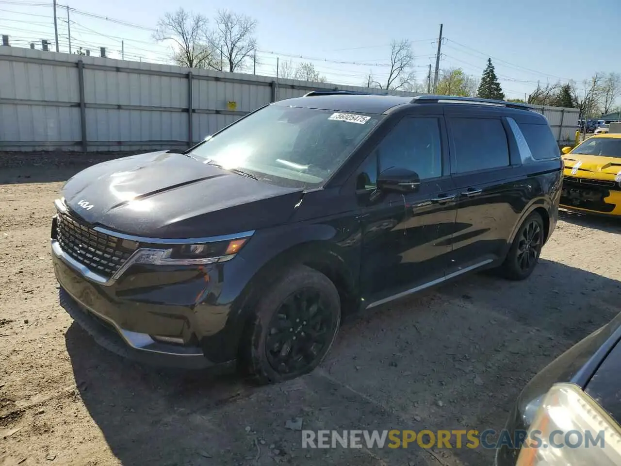 1 Photograph of a damaged car KNDNE5H38P6221226 KIA CARNIVAL S 2023