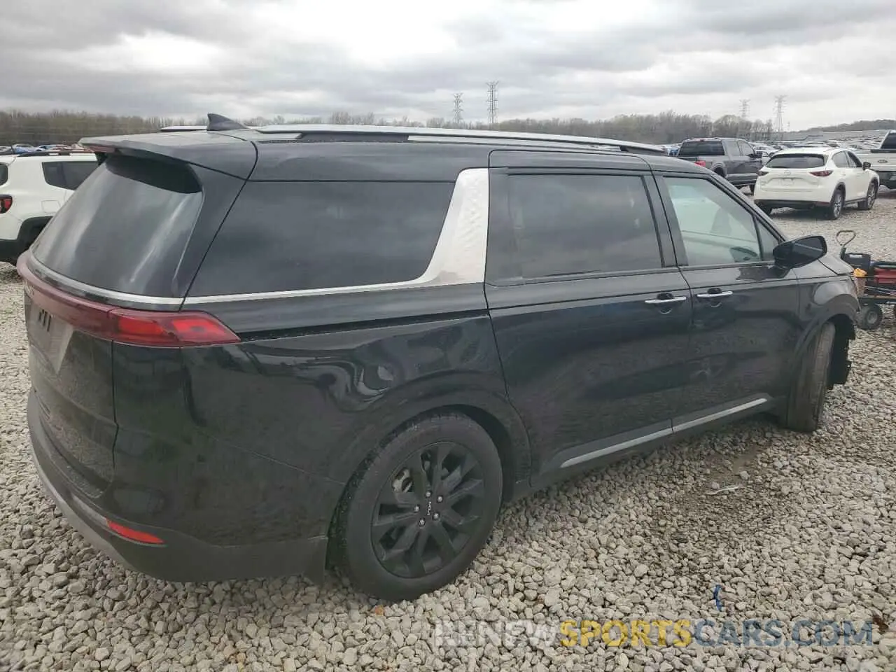 3 Photograph of a damaged car KNDNE5H37R6361335 KIA CARNIVAL S 2024