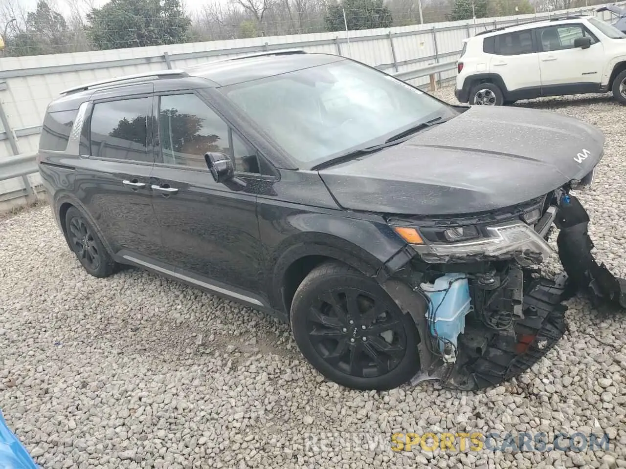 4 Photograph of a damaged car KNDNE5H37R6361335 KIA CARNIVAL S 2024