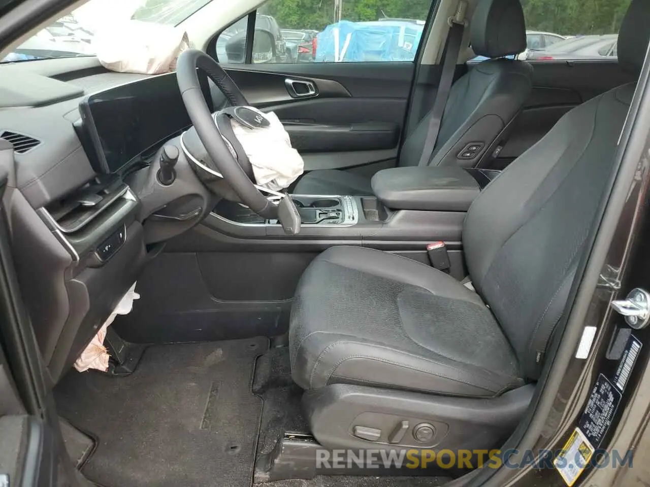 7 Photograph of a damaged car KNDNE5K37S6490478 KIA CARNIVAL S 2025