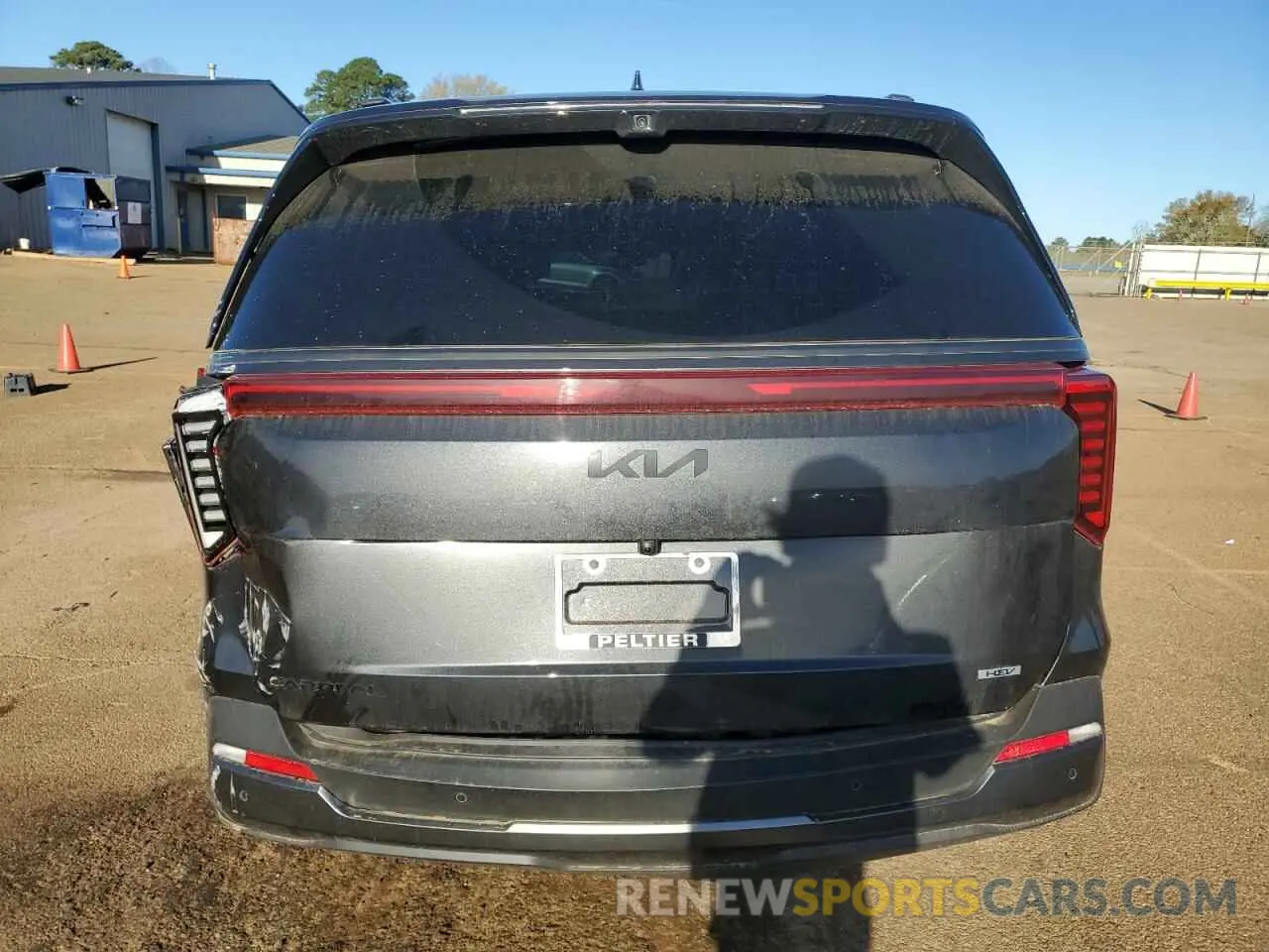 6 Photograph of a damaged car KNDNE5KA0S6034319 KIA CARNIVAL S 2025
