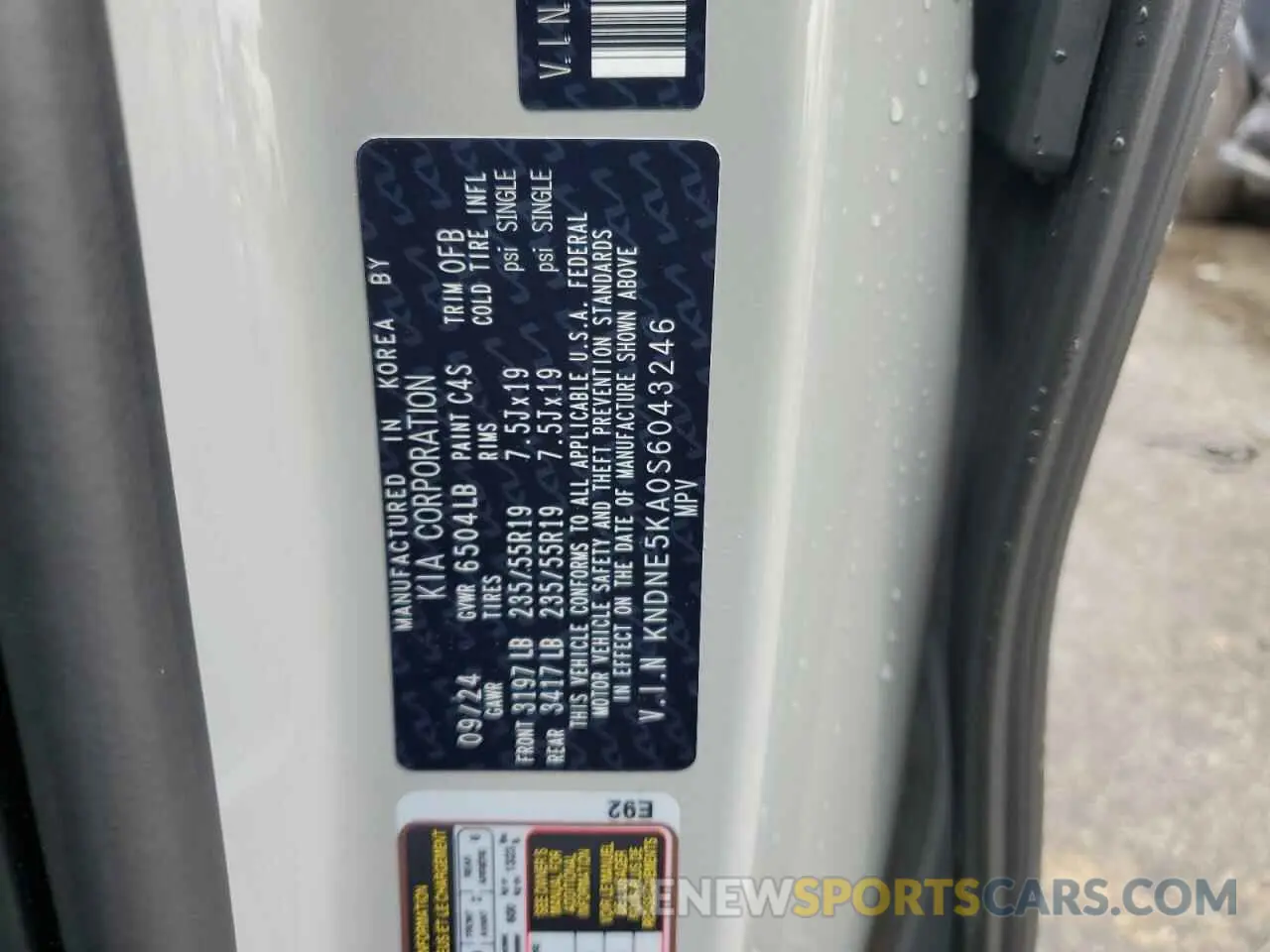 13 Photograph of a damaged car KNDNE5KA0S6043246 KIA CARNIVAL S 2025