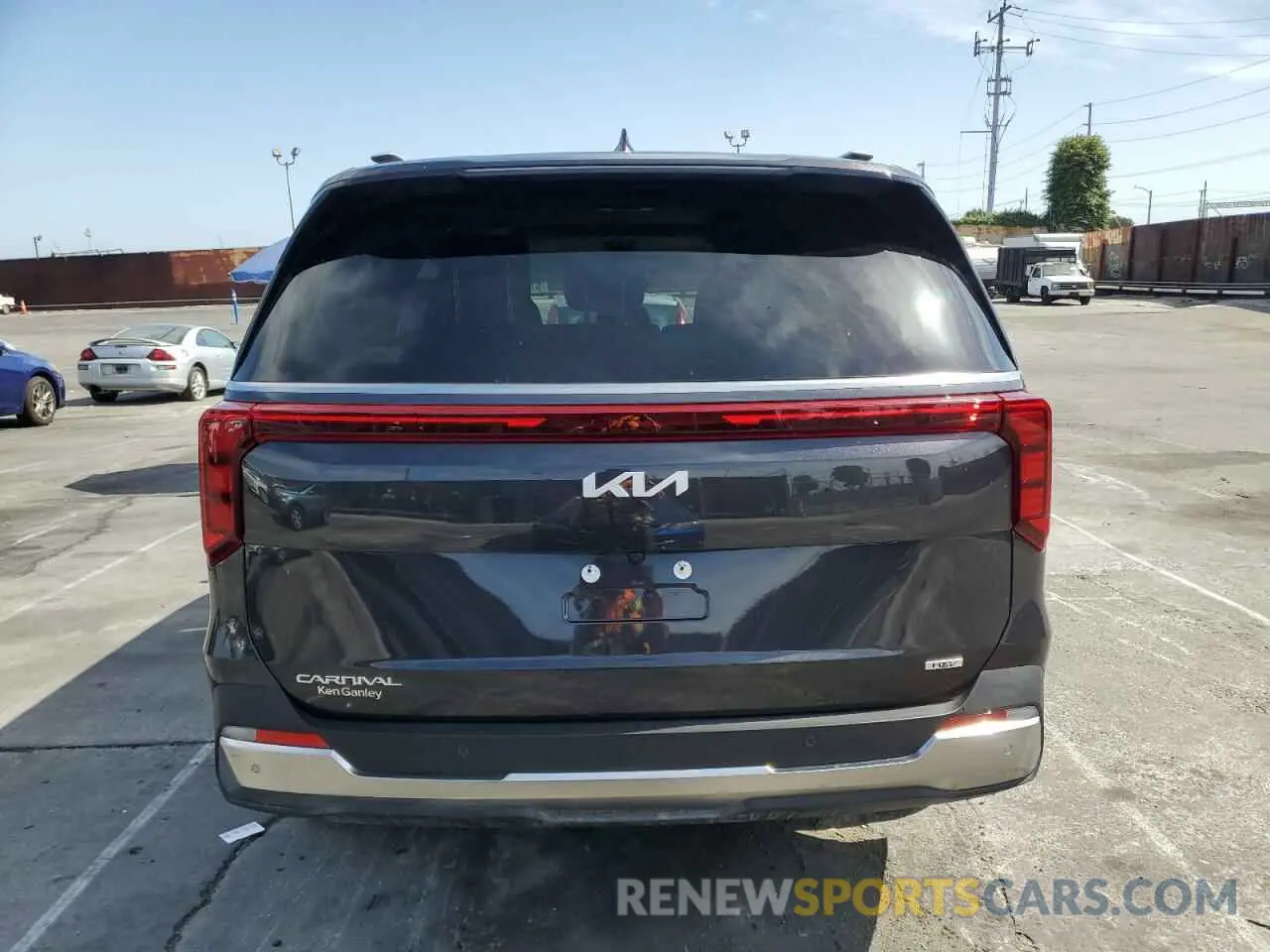6 Photograph of a damaged car KNDNE5KA1S6029288 KIA CARNIVAL S 2025