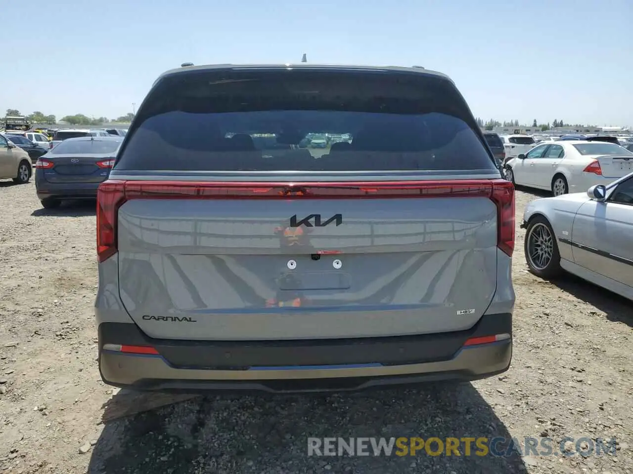 6 Photograph of a damaged car KNDNE5KA2S6032782 KIA CARNIVAL S 2025