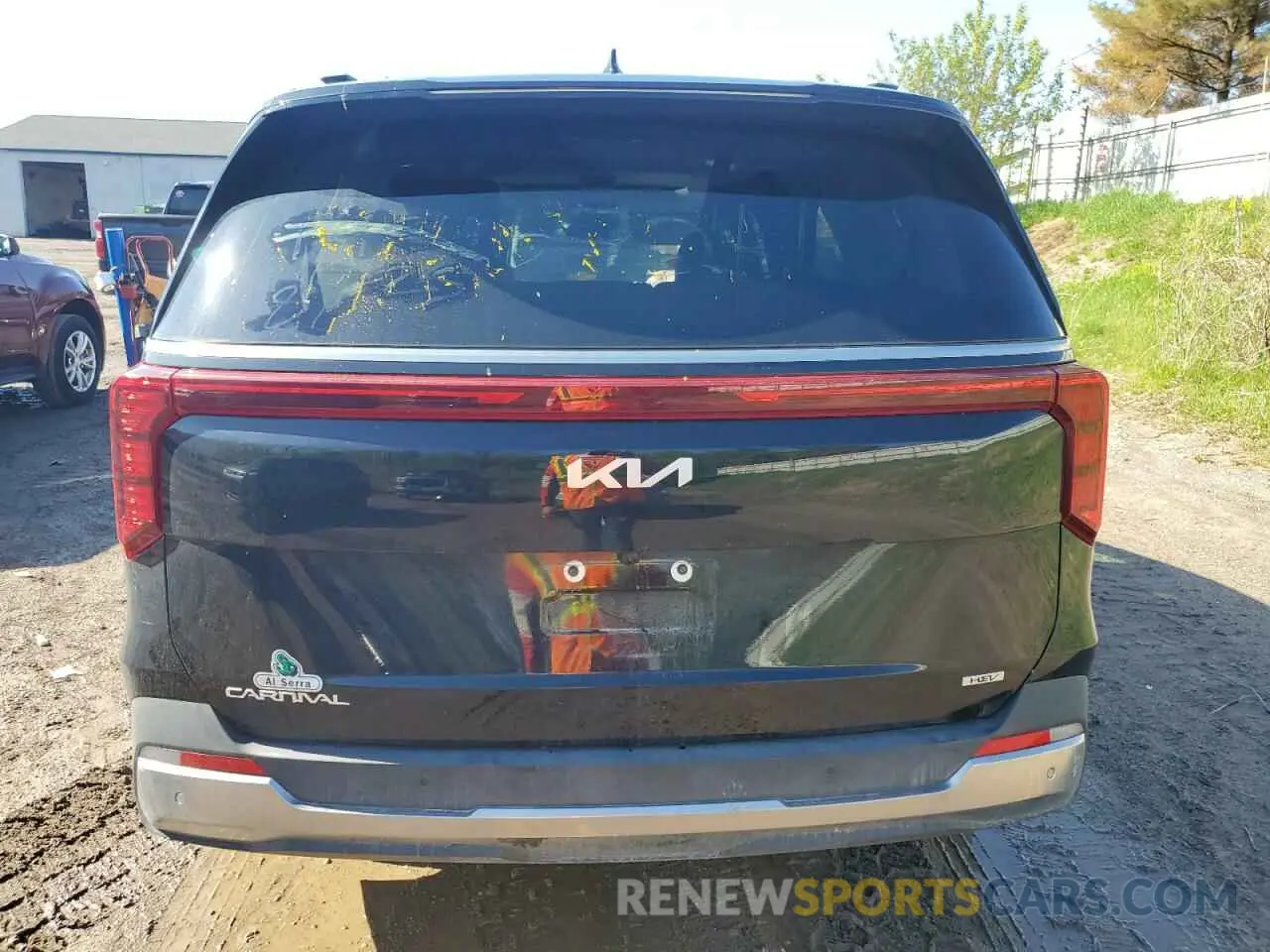 6 Photograph of a damaged car KNDNE5KAXS6042184 KIA CARNIVAL S 2025