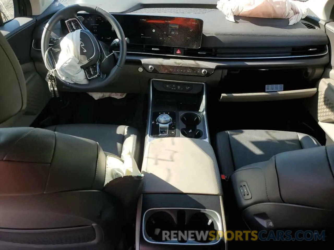 8 Photograph of a damaged car KNDNE5KAXS6042184 KIA CARNIVAL S 2025