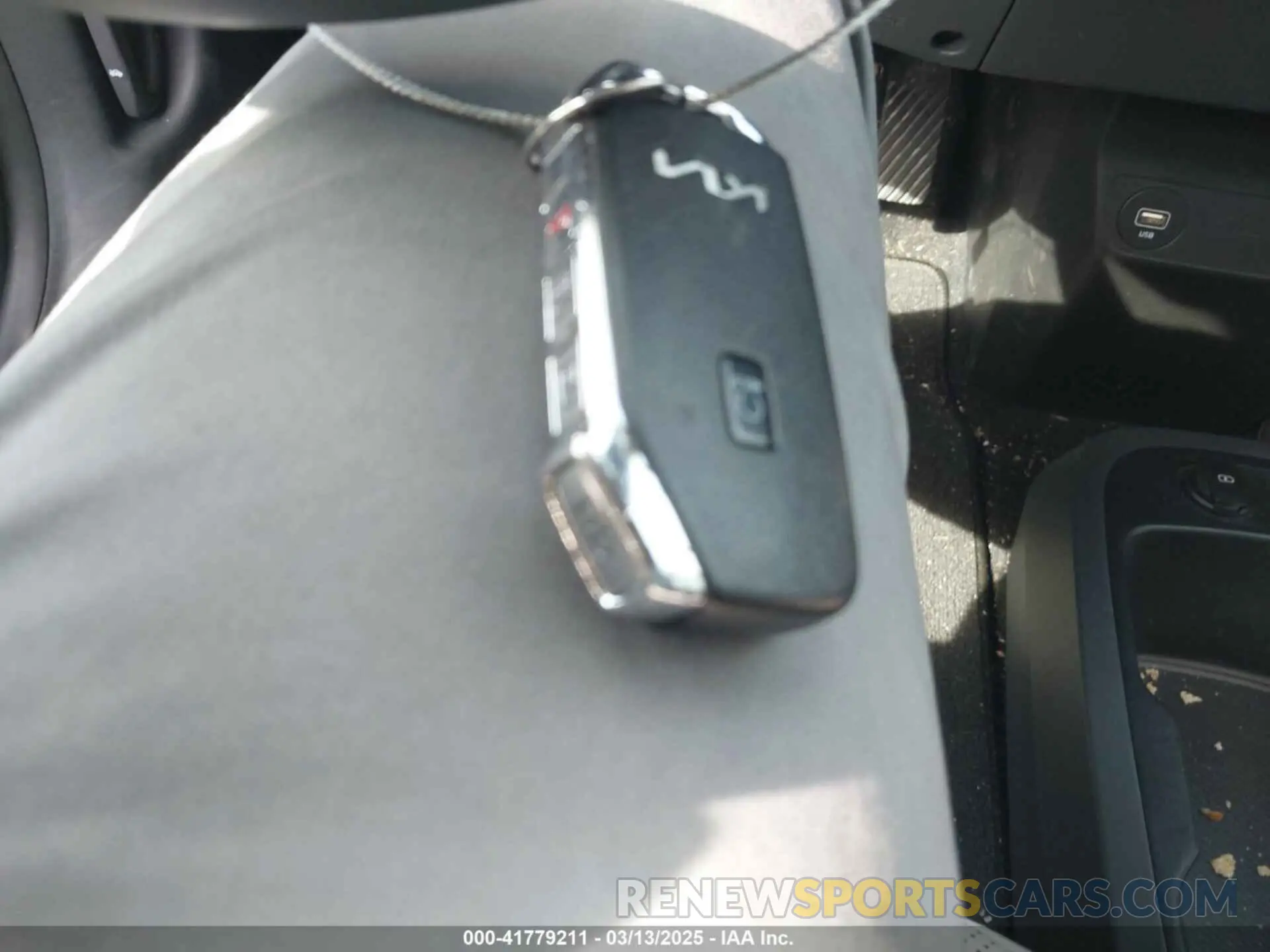11 Photograph of a damaged car KNDC34LA7N5058827 KIA EV6 2022