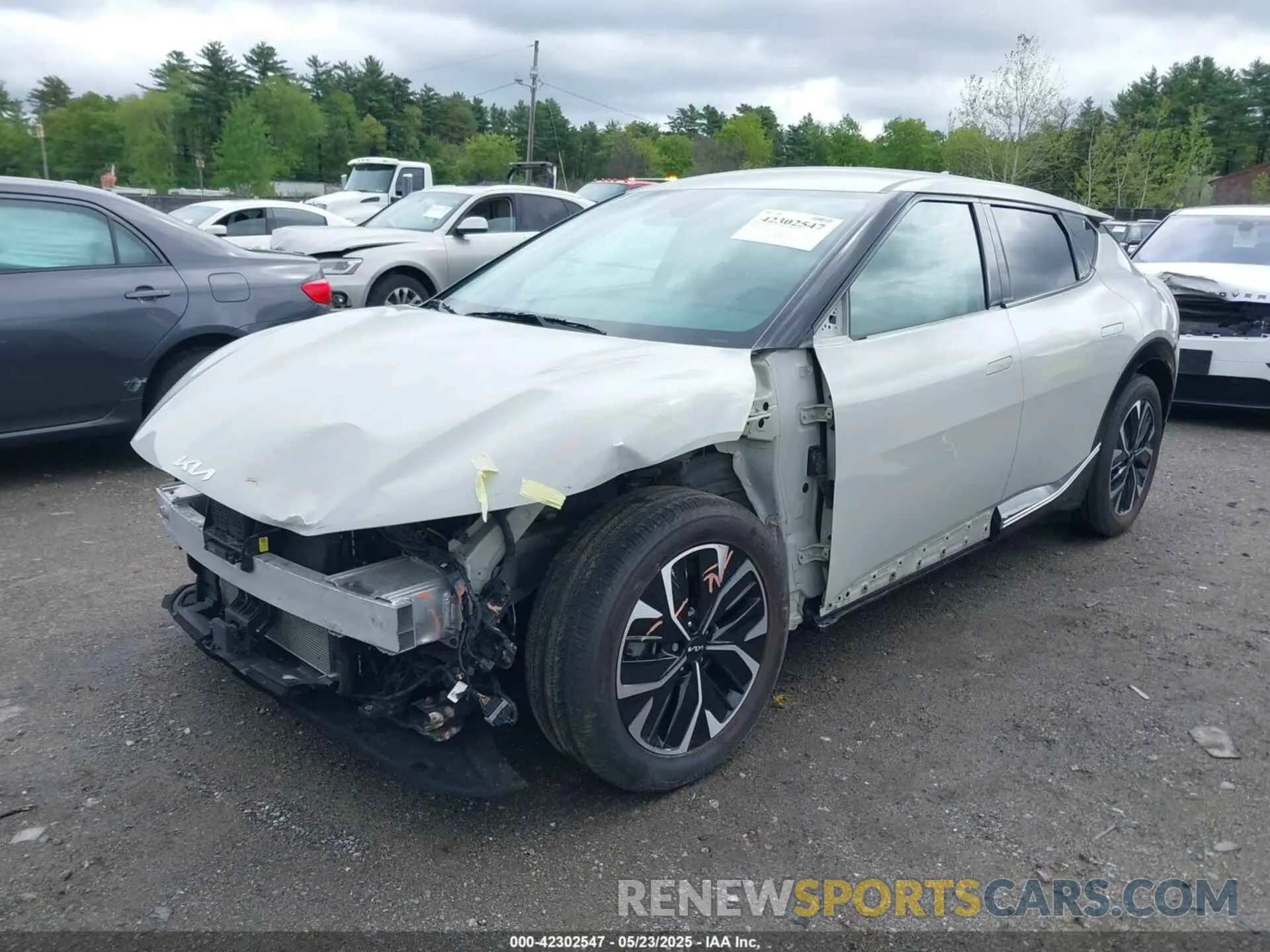 2 Photograph of a damaged car KNDC3DLC0N5043037 KIA EV6 2022