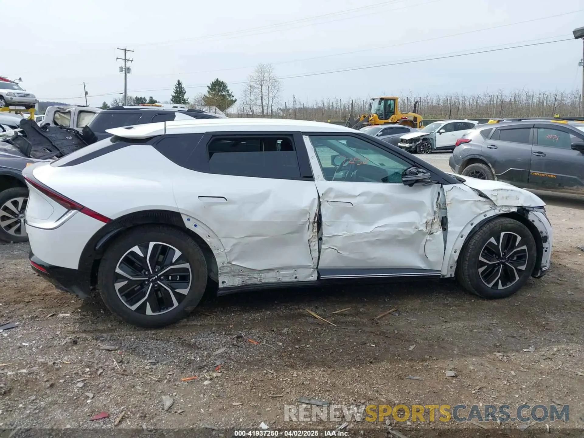 13 Photograph of a damaged car KNDC3DLC5N5039405 KIA EV6 2022