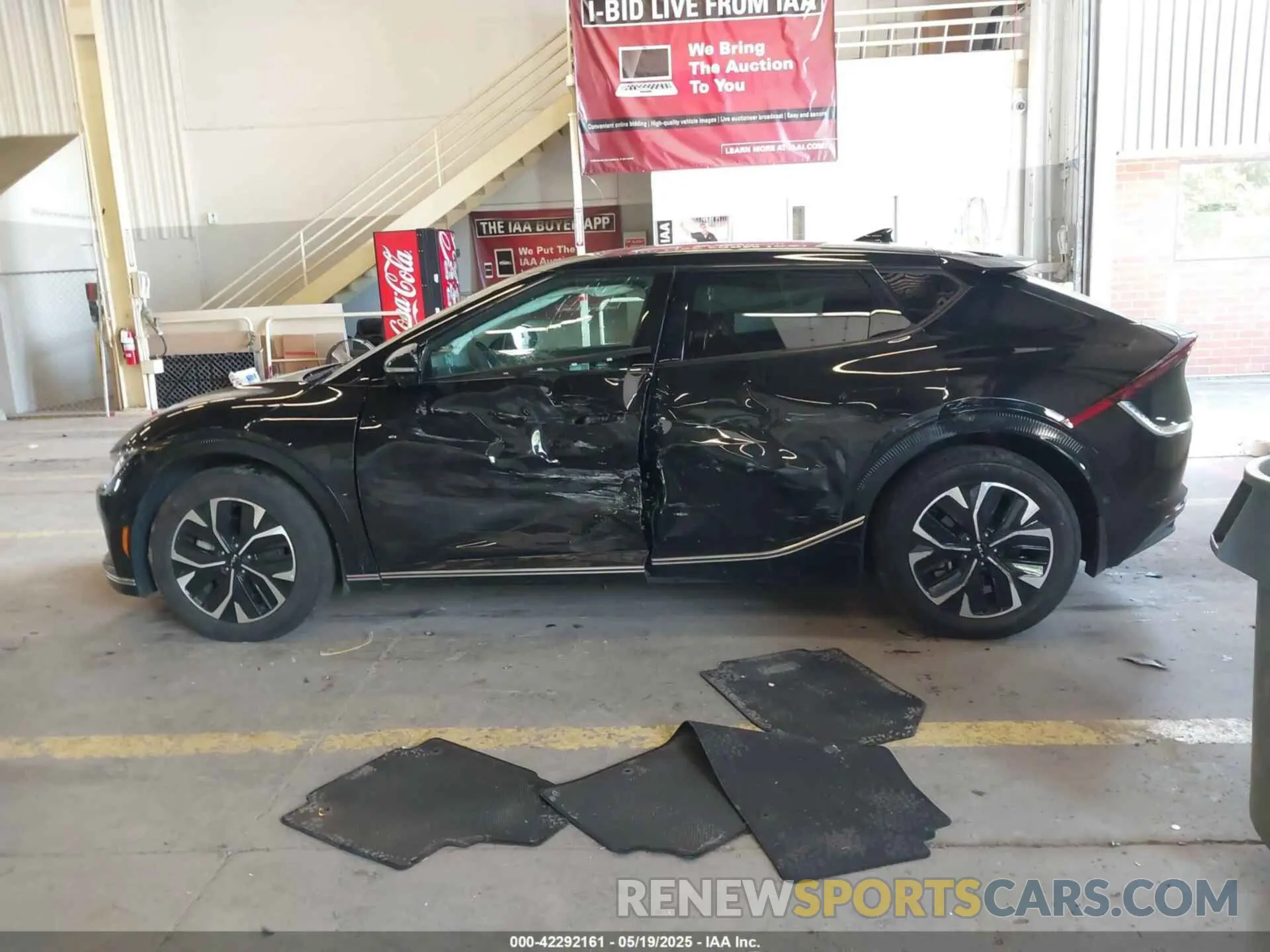 14 Photograph of a damaged car KNDC3DLC4P5103534 KIA EV6 2023