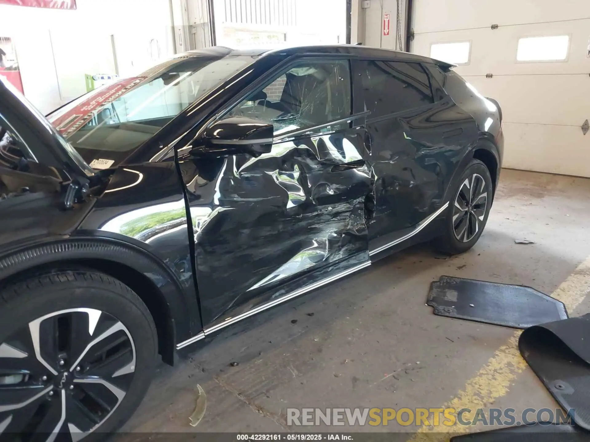 6 Photograph of a damaged car KNDC3DLC4P5103534 KIA EV6 2023
