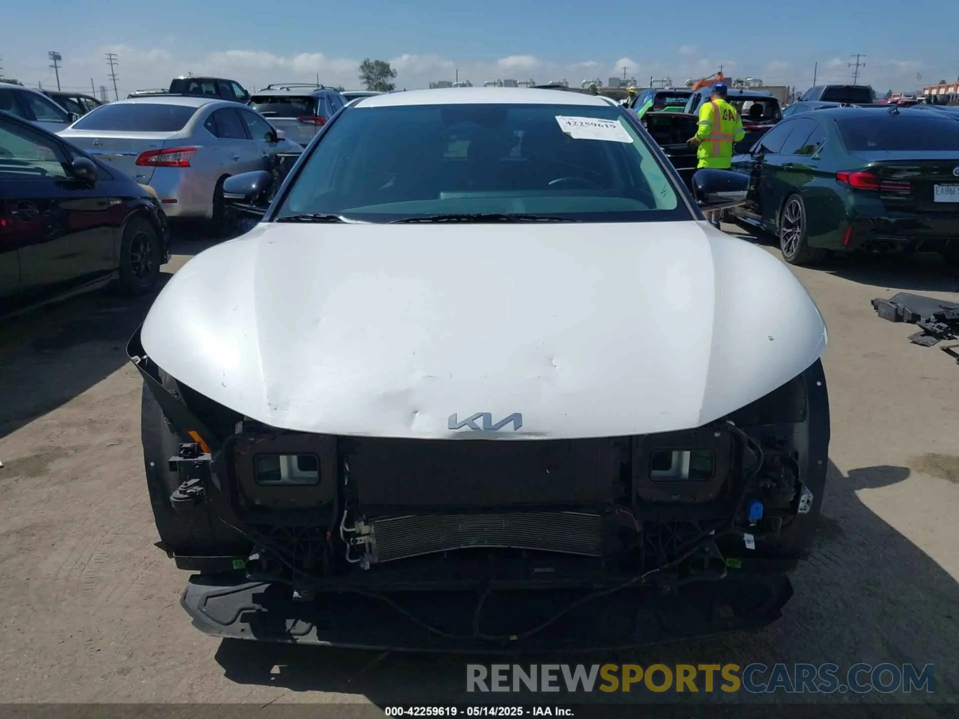 13 Фотография поврежденного автомобиля KNDC34LB8R5616814 KIA EV6 2024