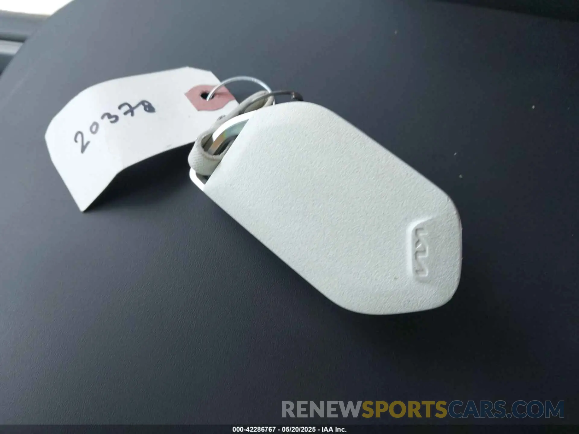 11 Фотография поврежденного автомобиля KNDAA5S29R6035952 KIA EV9 2024