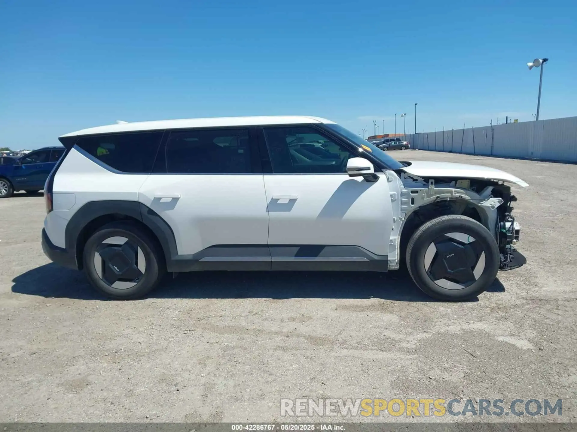 13 Фотография поврежденного автомобиля KNDAA5S29R6035952 KIA EV9 2024