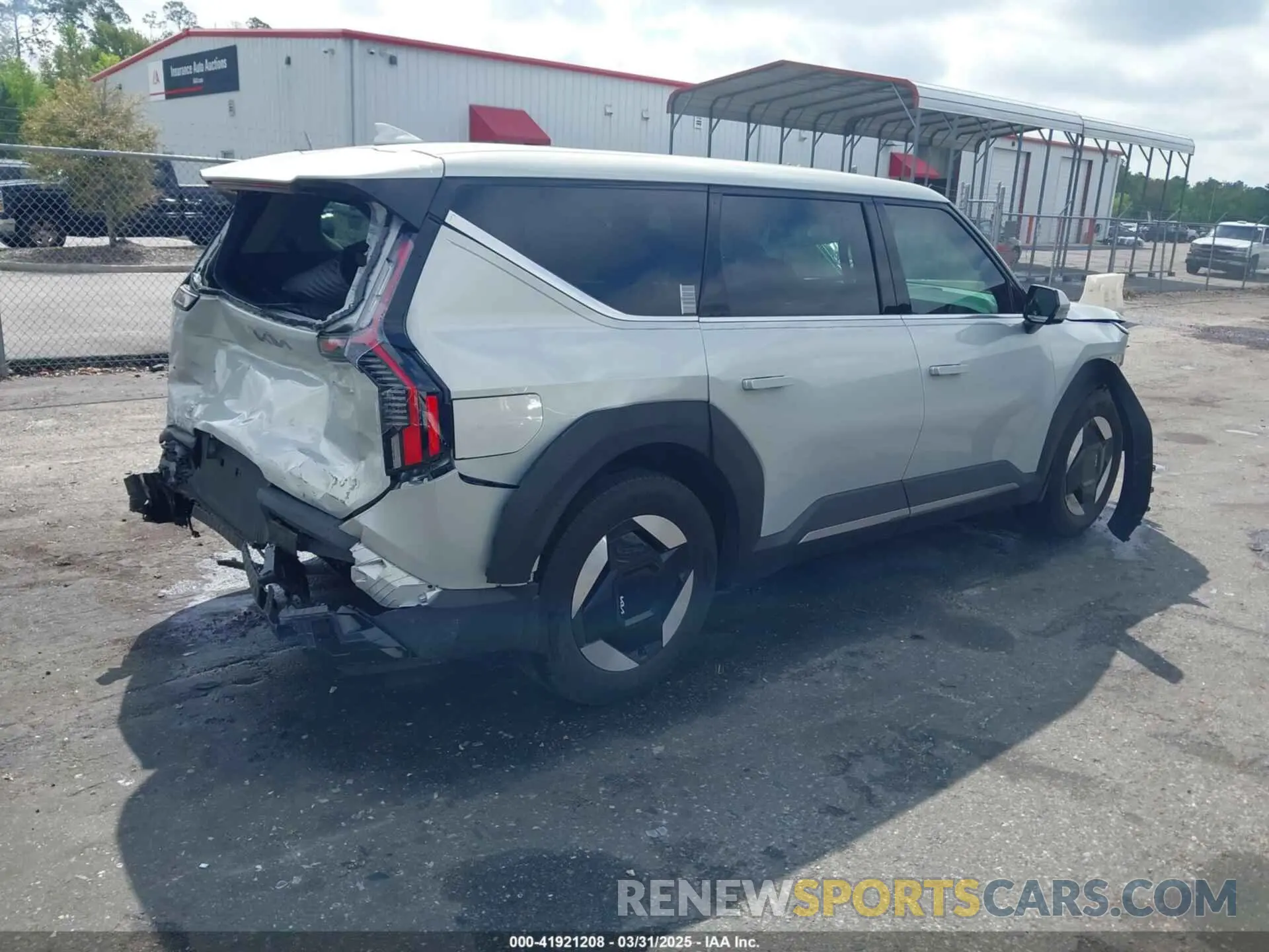 4 Photograph of a damaged car KNDAB5S11R6030183 KIA EV9 2024