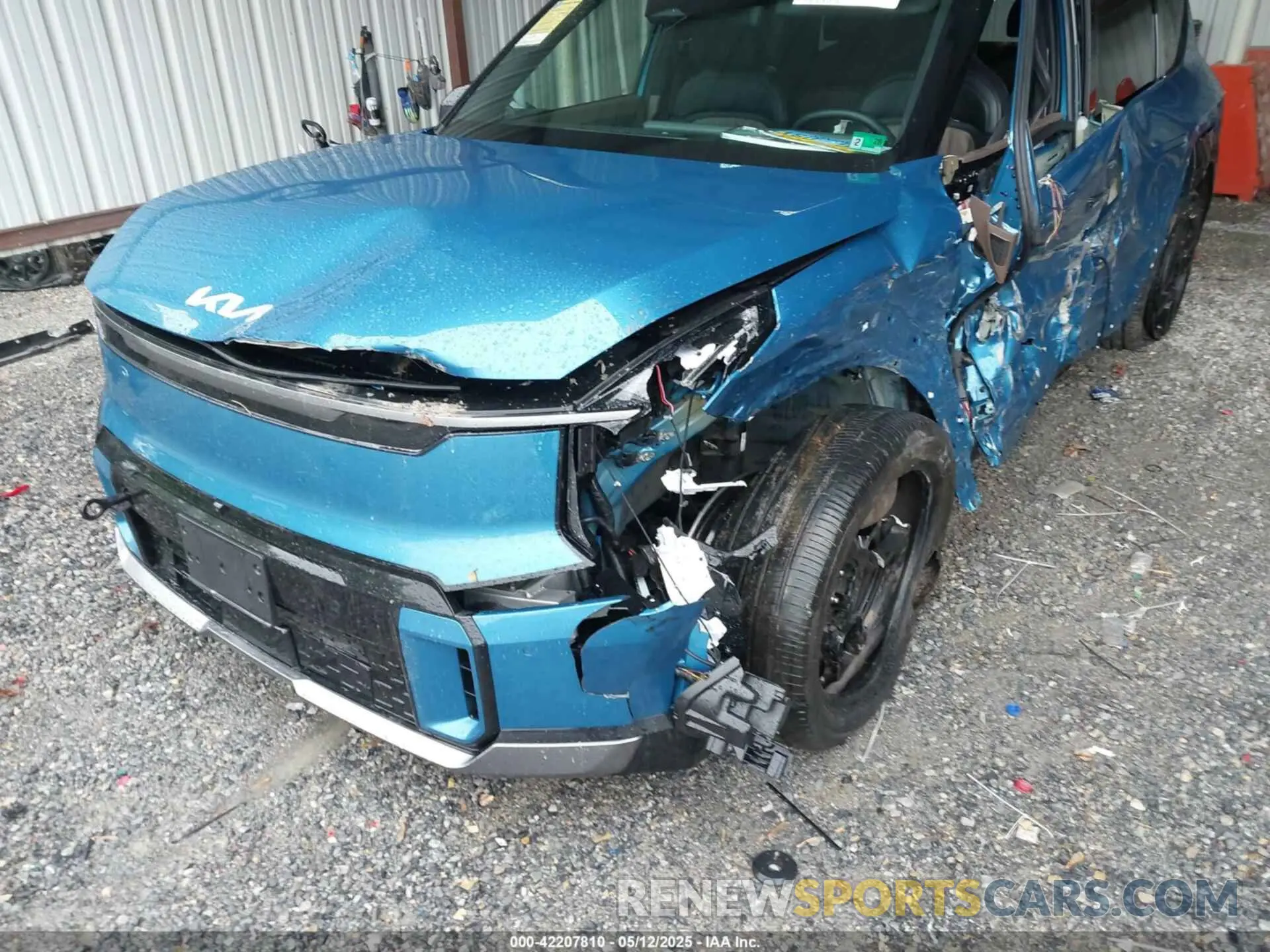 19 Photograph of a damaged car KNDAEFS53R6019735 KIA EV9 2024