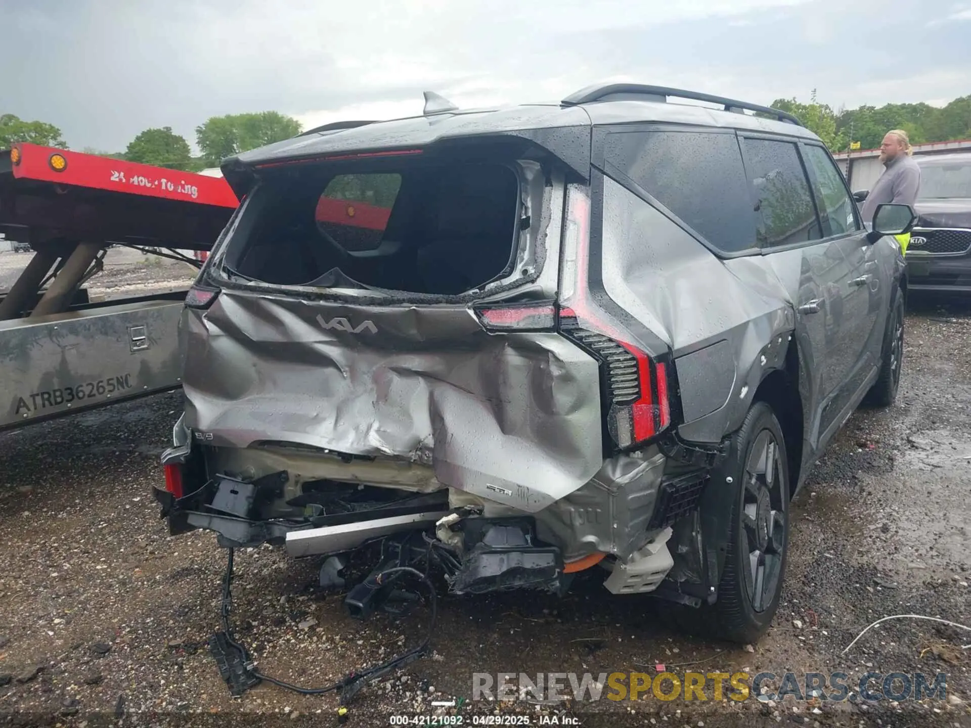 6 Photograph of a damaged car KNDAEFS5XR6034250 KIA EV9 2024