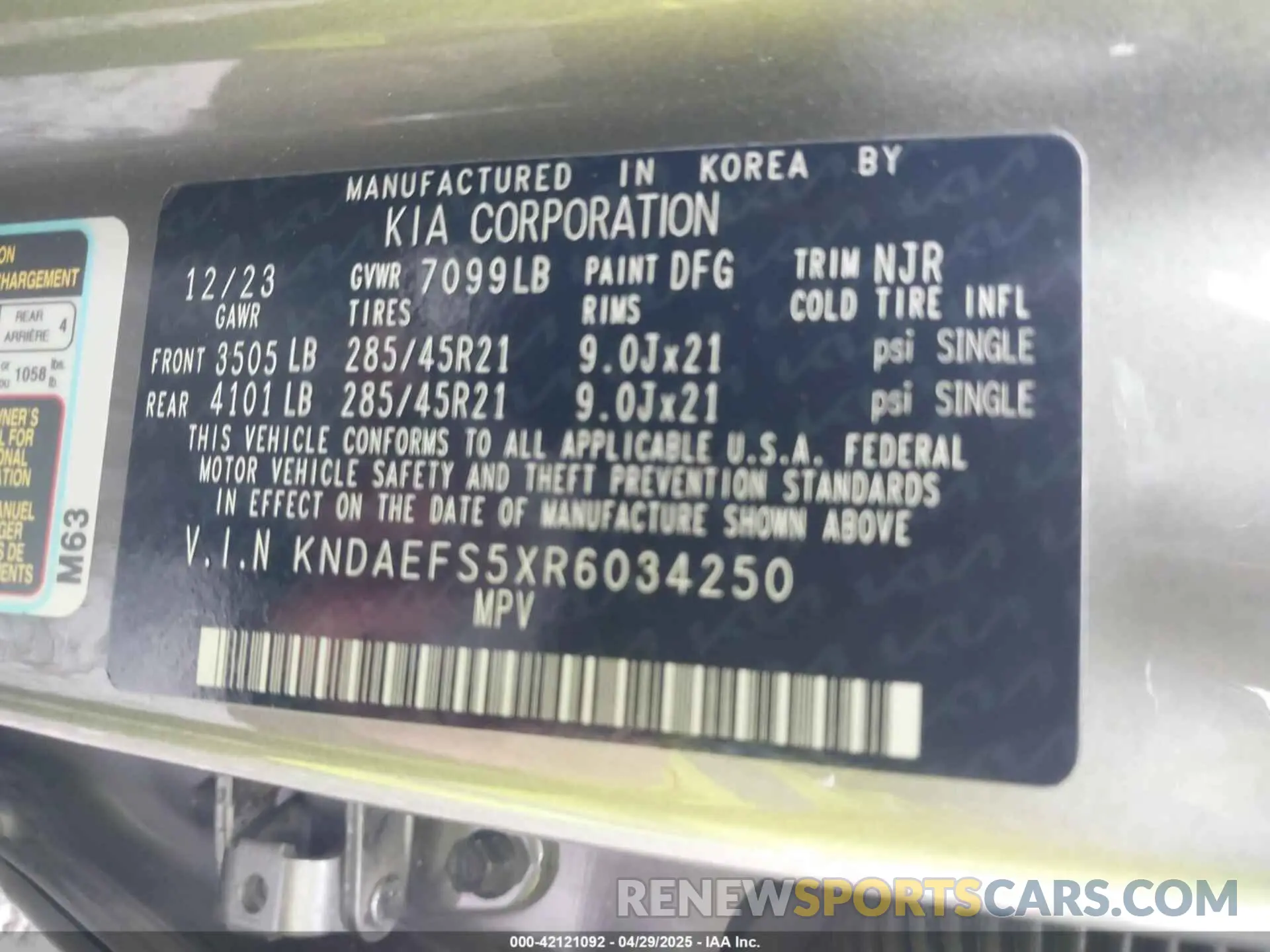 9 Photograph of a damaged car KNDAEFS5XR6034250 KIA EV9 2024