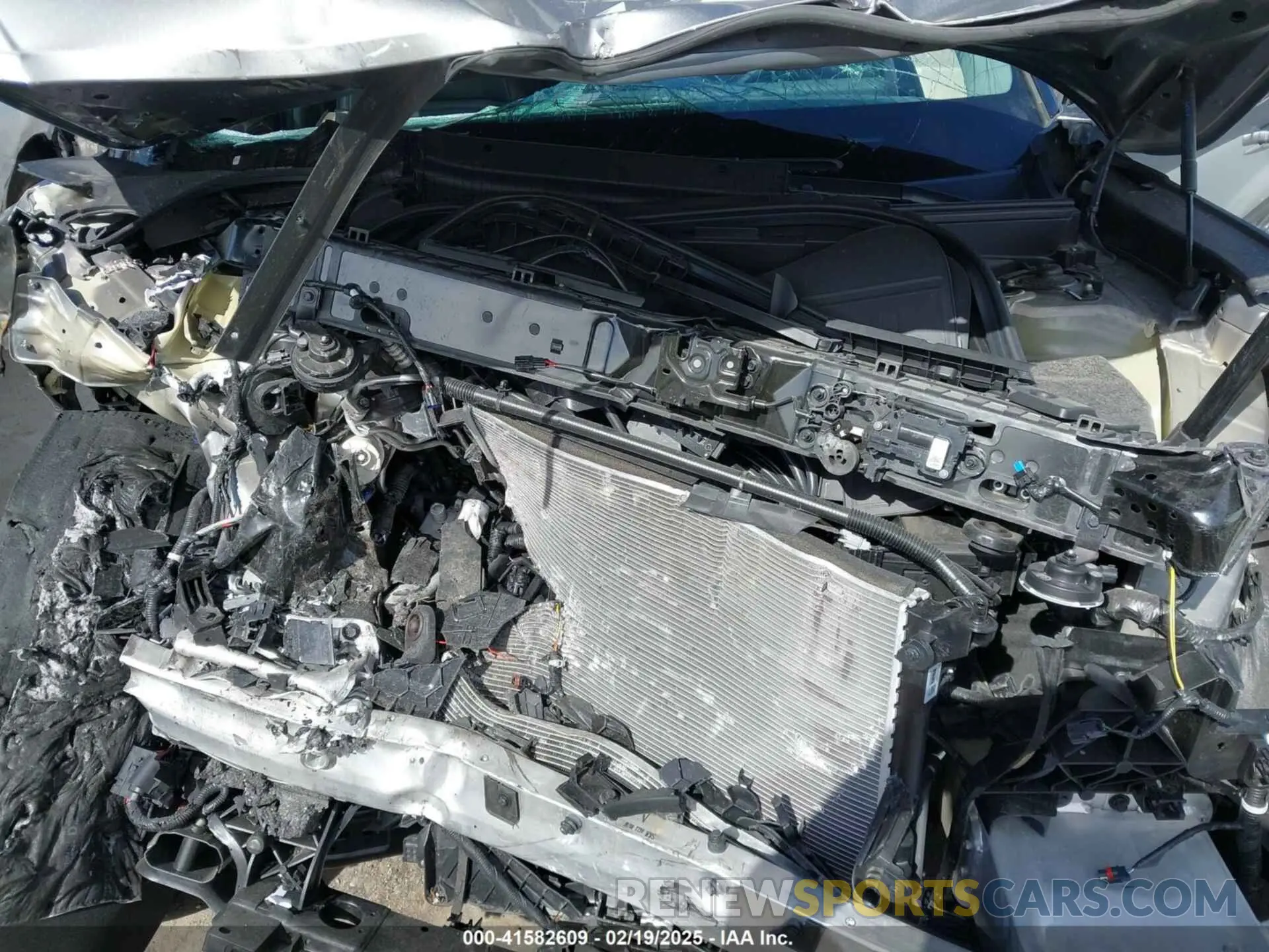 10 Фотография поврежденного автомобиля KNDAFFS52R6023305 KIA EV9 2024