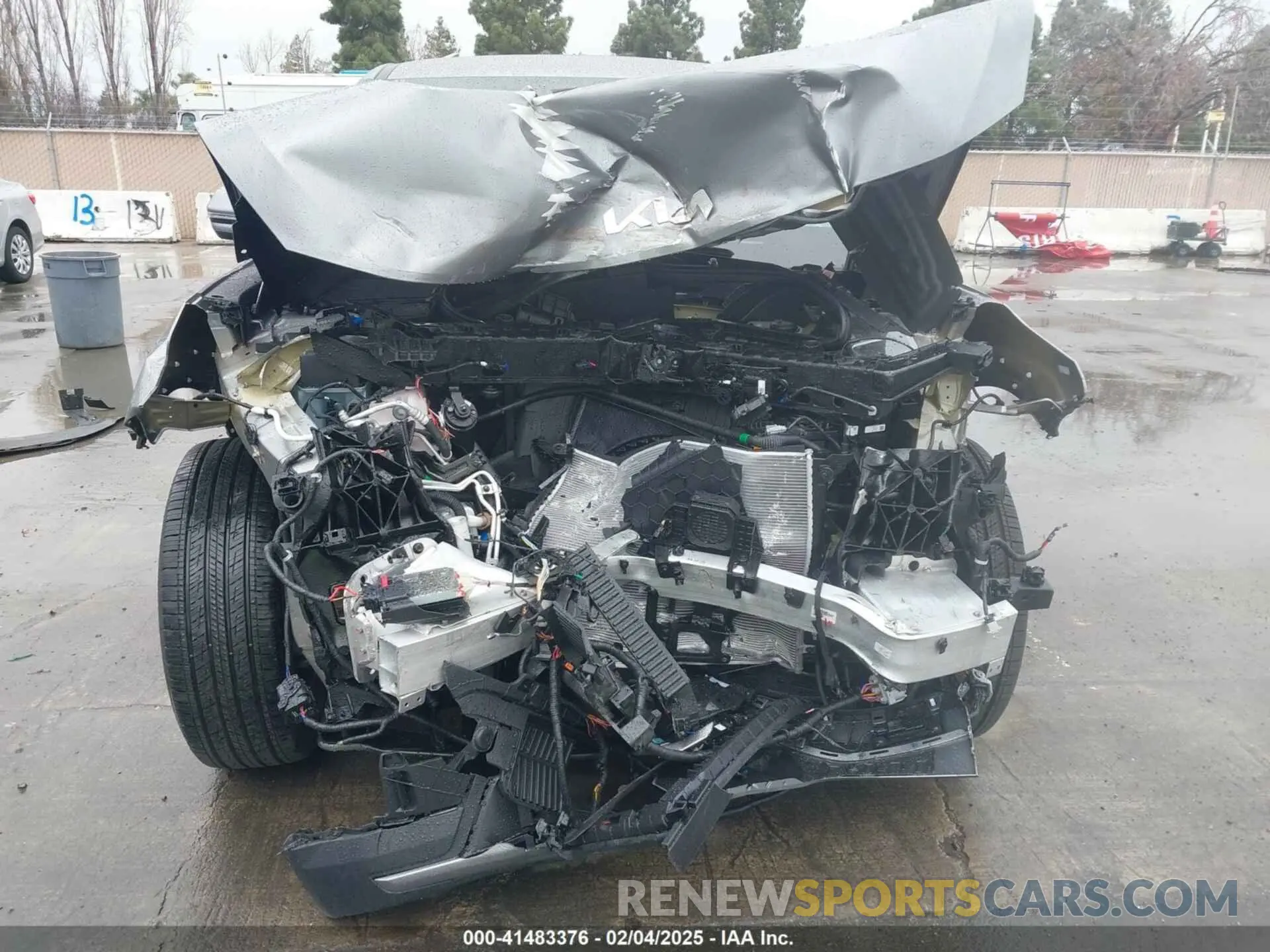13 Photograph of a damaged car KNDAB5S10S6056232 KIA EV9 2025