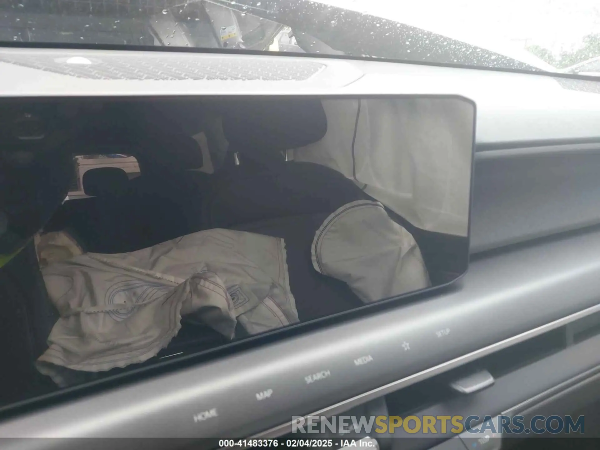 18 Photograph of a damaged car KNDAB5S10S6056232 KIA EV9 2025