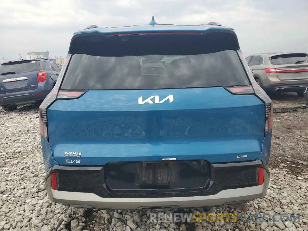 6 Photograph of a damaged car KNDAEFS53R6030573 KIA EV9 GT LIN 2024