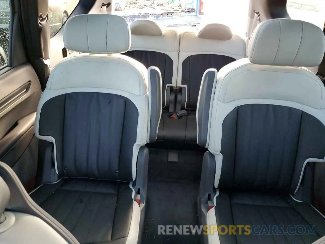 10 Фотография поврежденного автомобиля KNDAEFS54R6019212 KIA EV9 GT LIN 2024