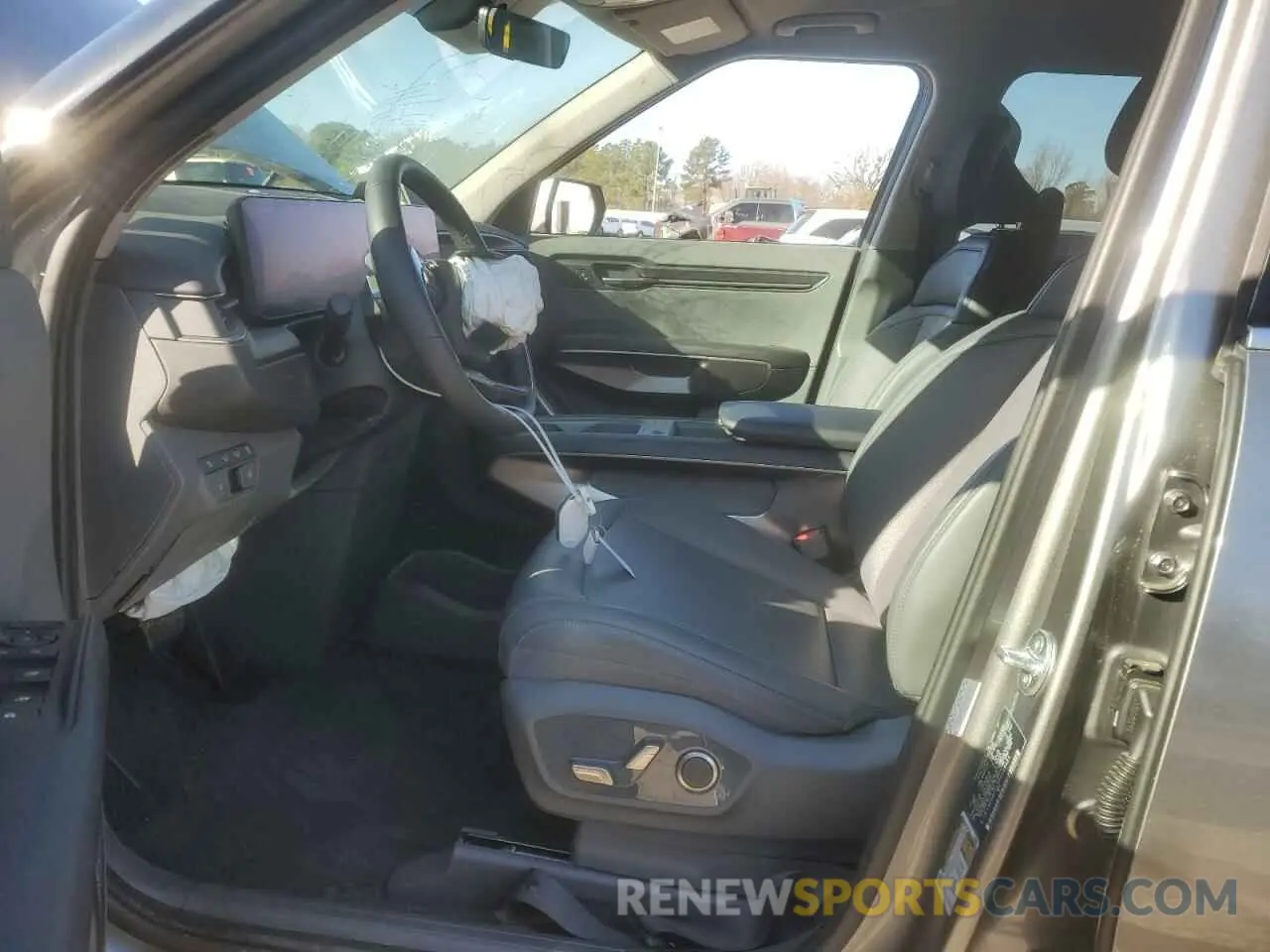 7 Photograph of a damaged car KNDAB5S15R6028422 KIA EV9 LIGHT 2024