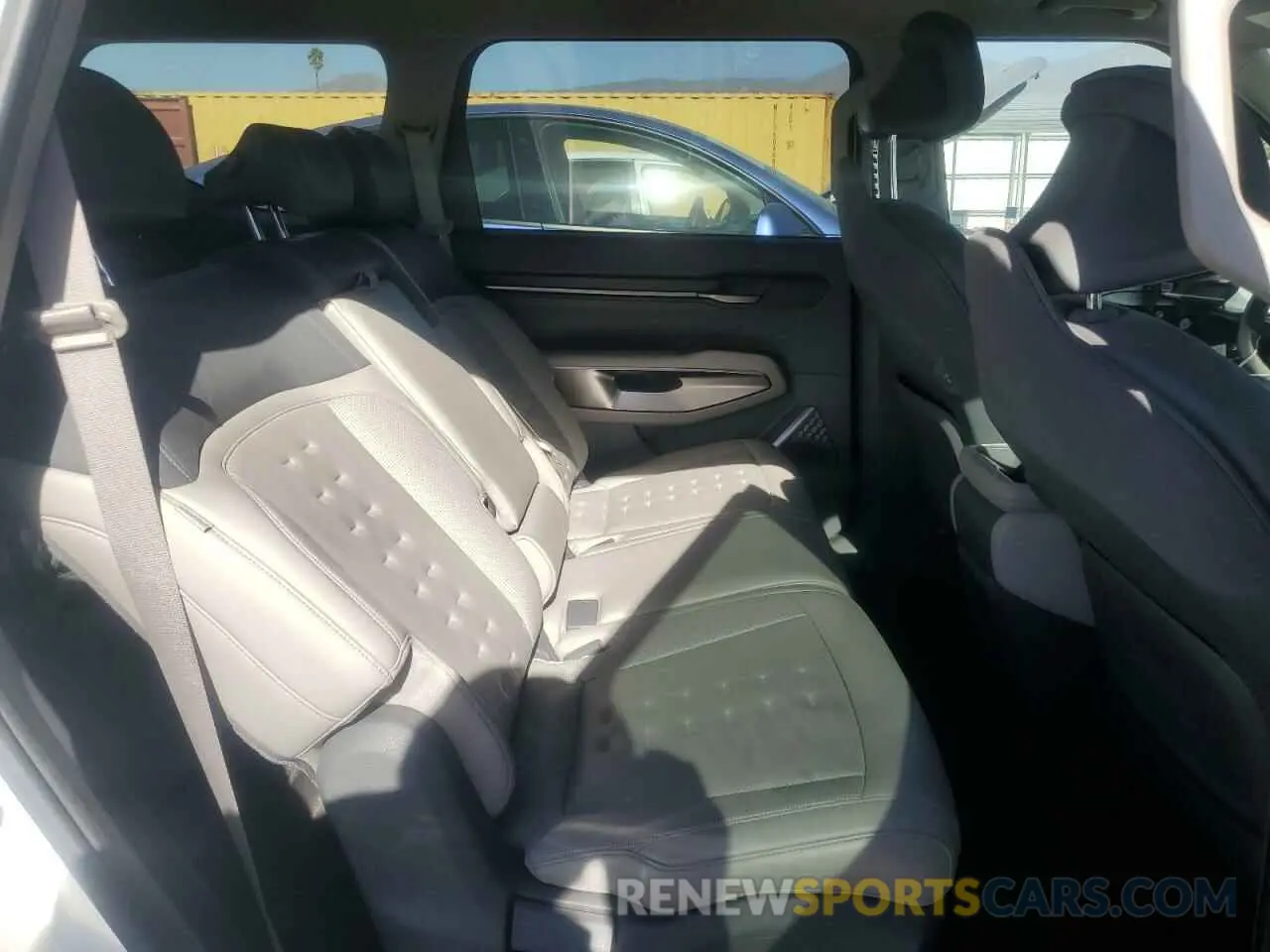 11 Фотография поврежденного автомобиля KNDAFFS59R6030316 KIA EV9 WIND 2024