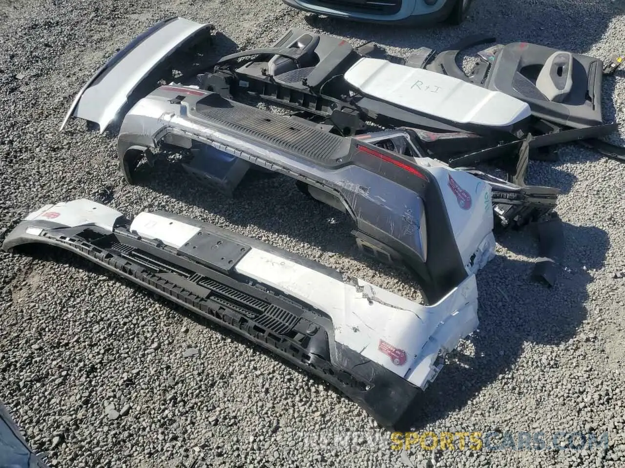 13 Фотография поврежденного автомобиля KNDAFFS59R6030316 KIA EV9 WIND 2024
