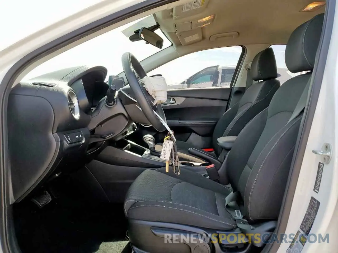 7 Фотография поврежденного автомобиля 3KPF24AD0KE022877 KIA FORTE 2019
