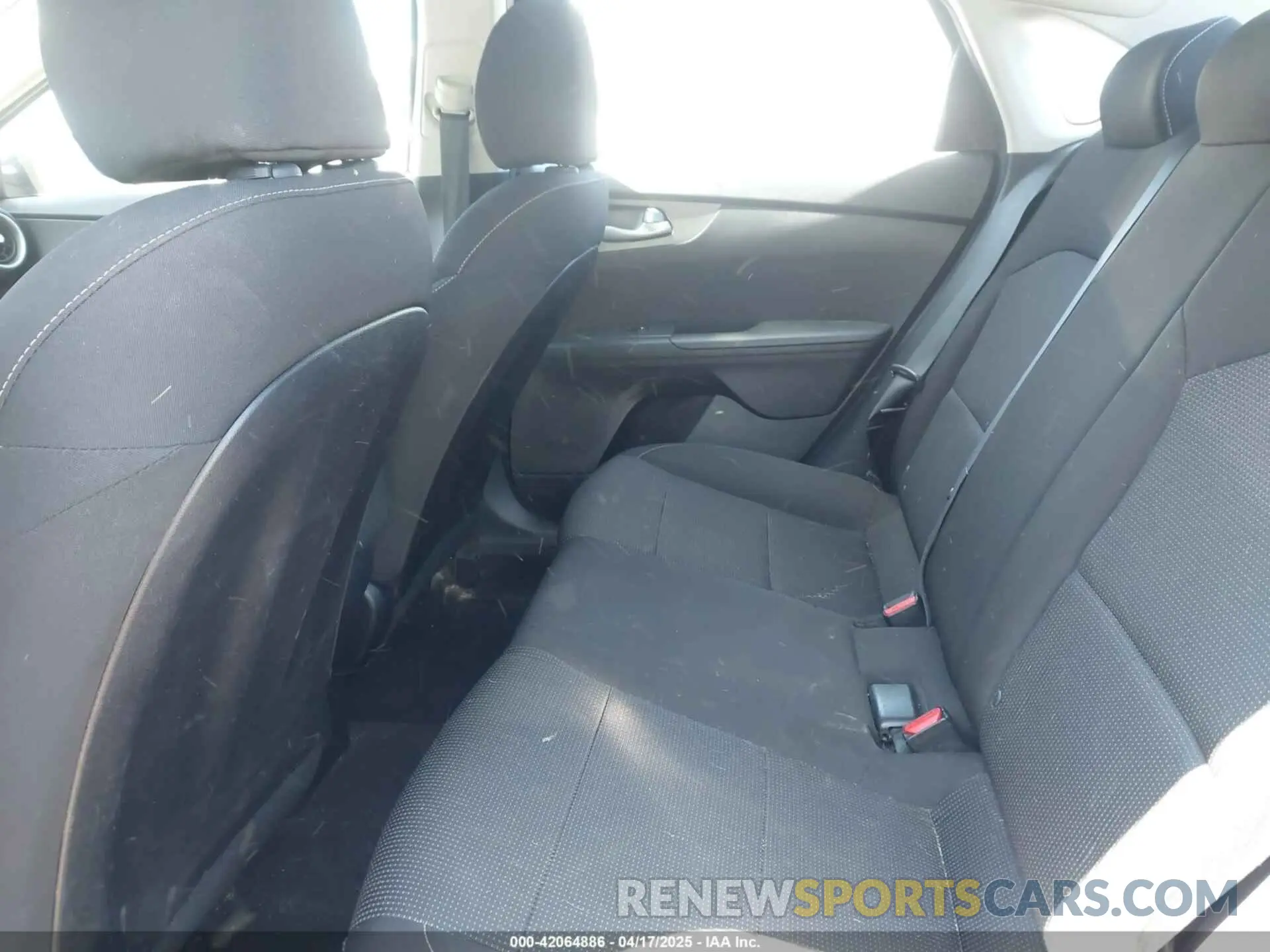 8 Фотография поврежденного автомобиля 3KPF24AD0KE031580 KIA FORTE 2019