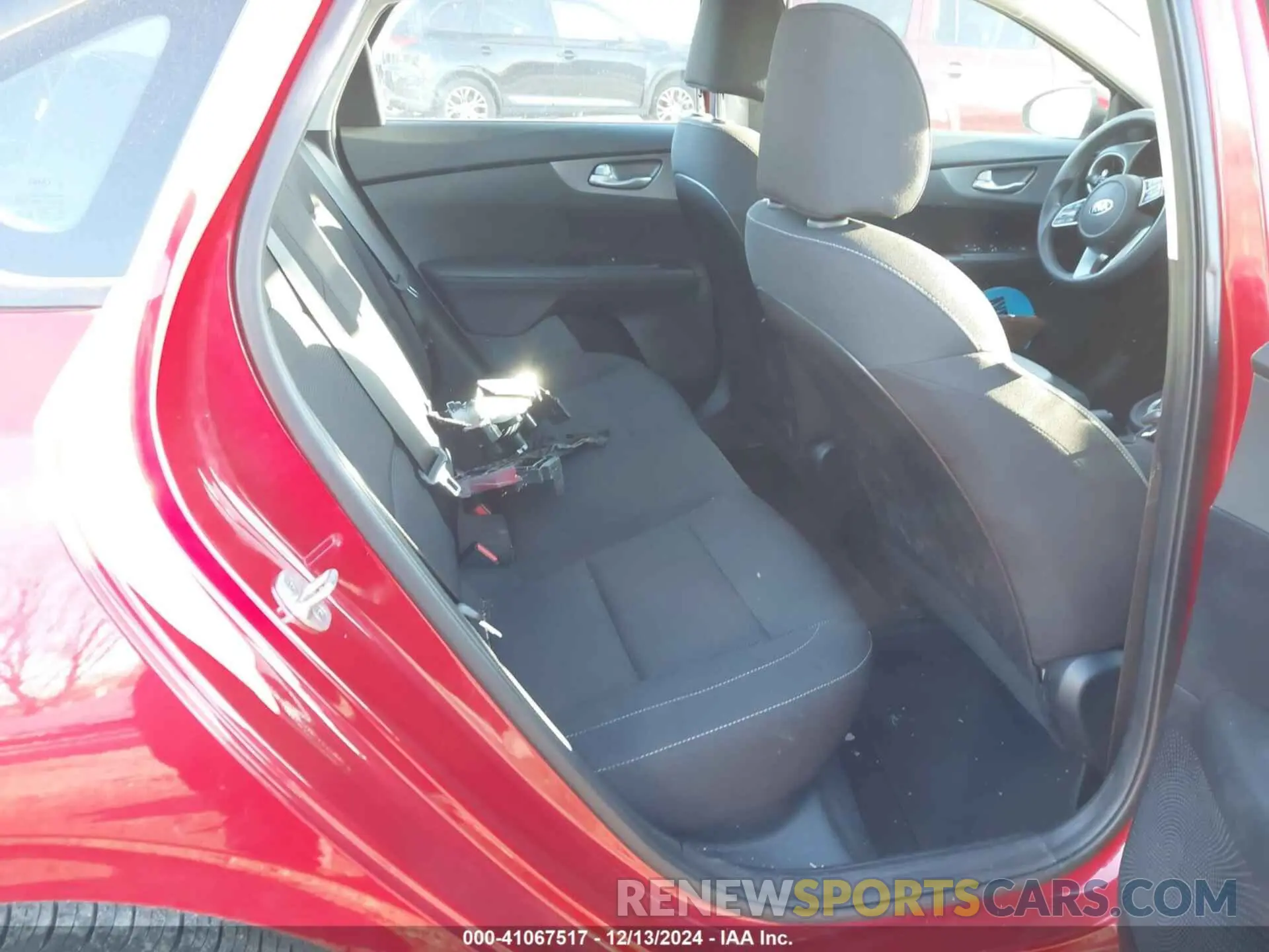 8 Фотография поврежденного автомобиля 3KPF24AD0KE041249 KIA FORTE 2019