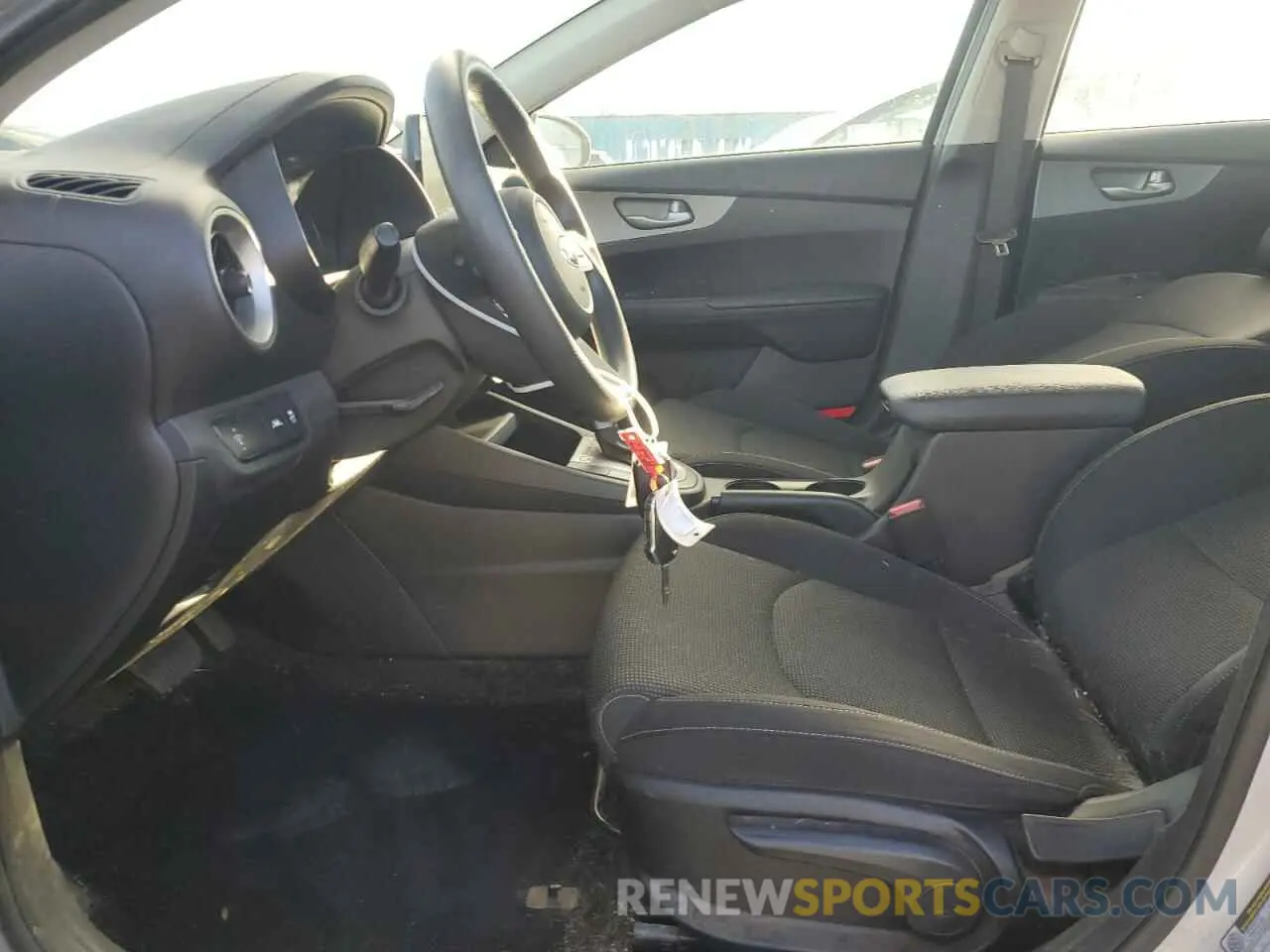 7 Фотография поврежденного автомобиля 3KPF24AD0KE043079 KIA FORTE 2019