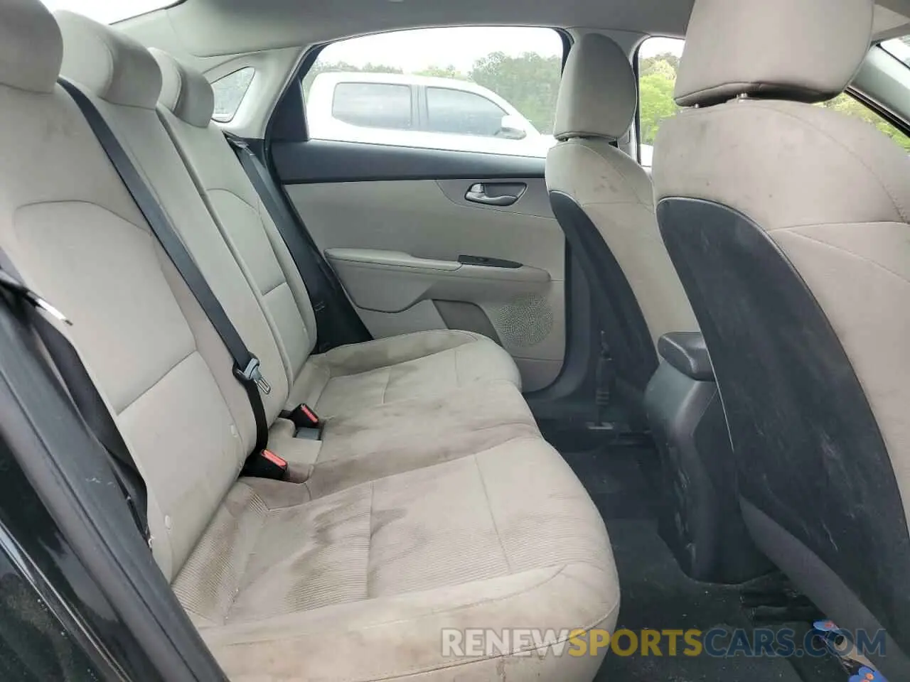 10 Photograph of a damaged car 3KPF24AD0KE044717 KIA FORTE 2019
