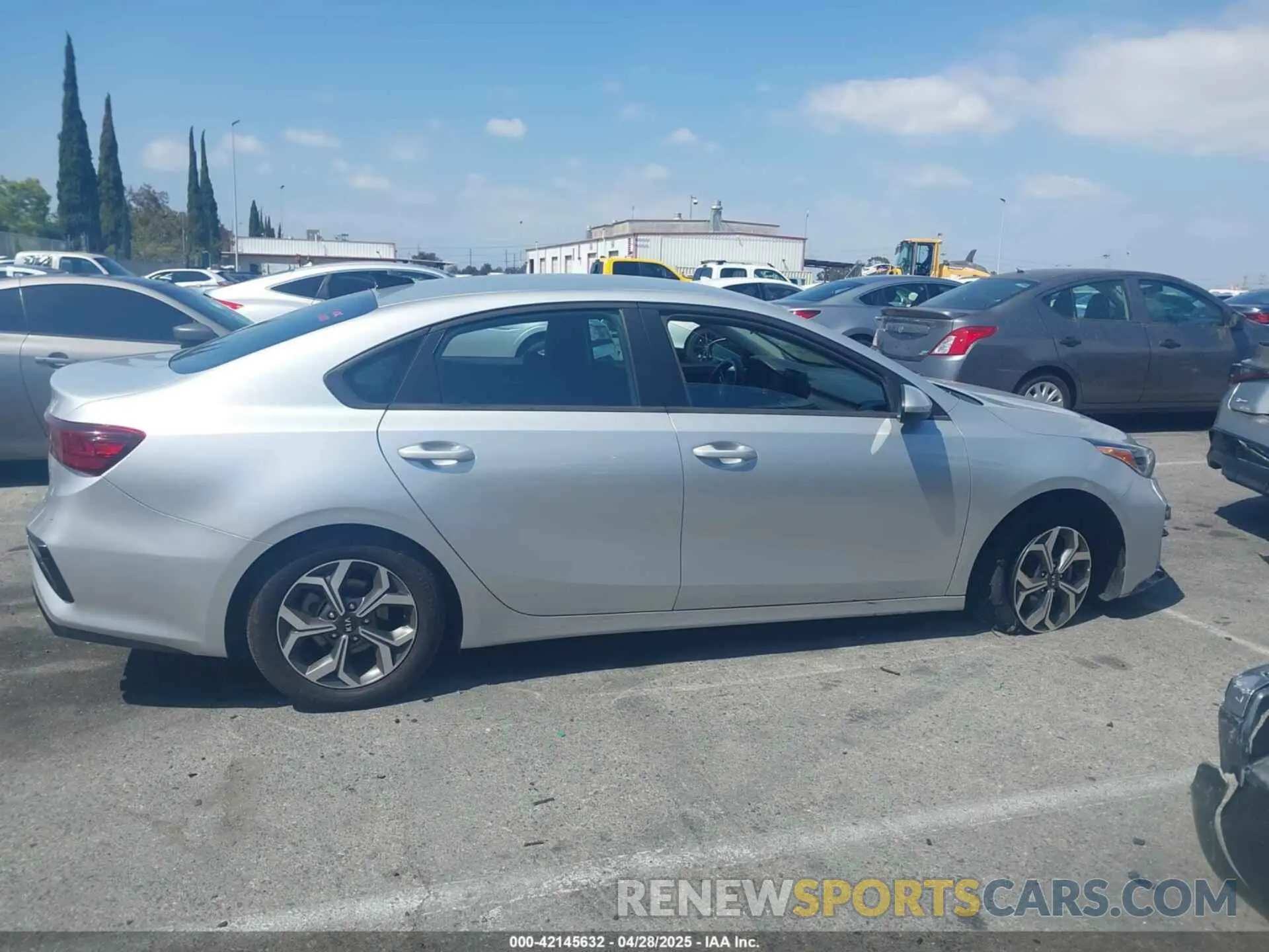 13 Photograph of a damaged car 3KPF24AD0KE066653 KIA FORTE 2019
