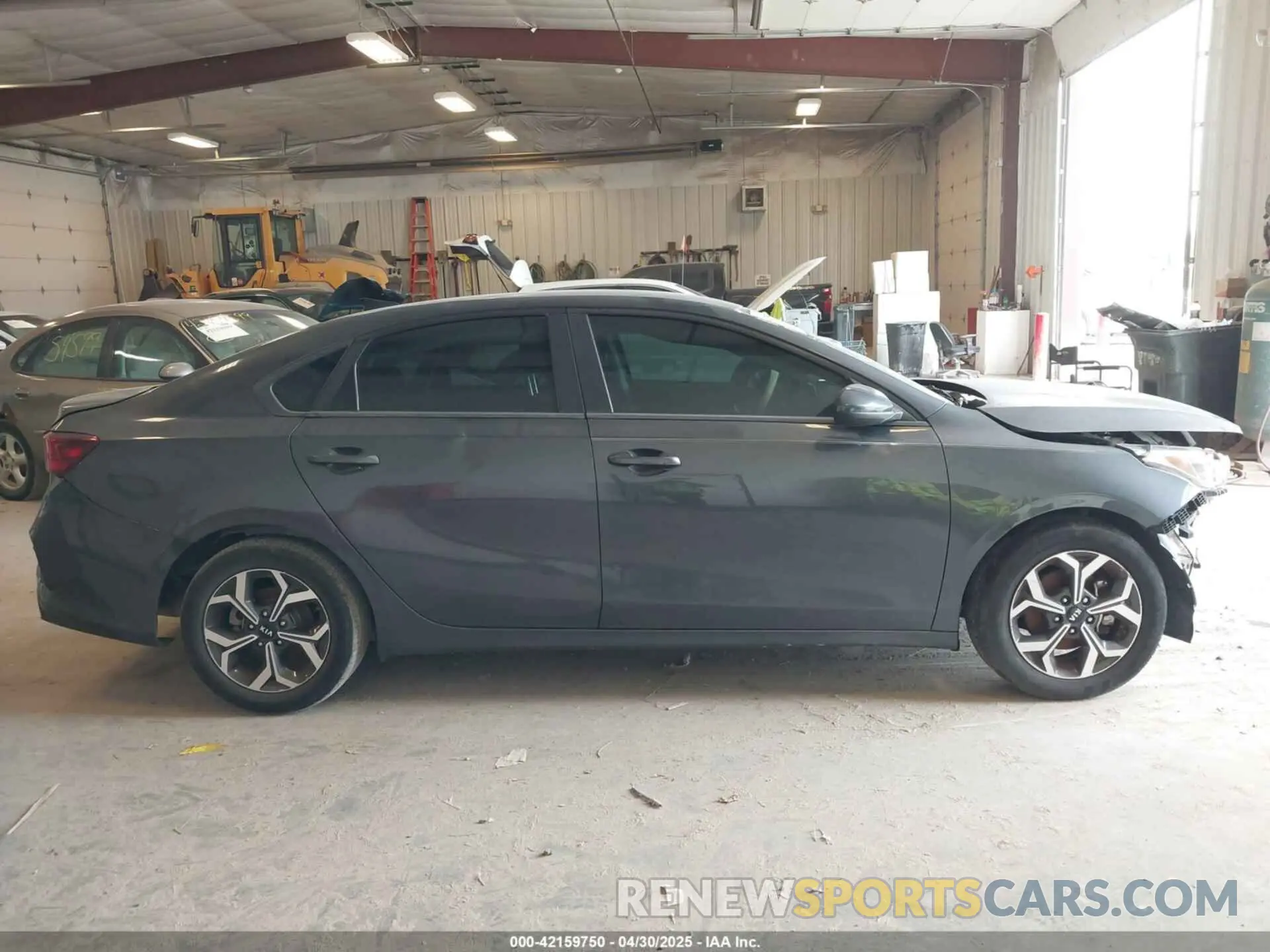 13 Photograph of a damaged car 3KPF24AD0KE069472 KIA FORTE 2019