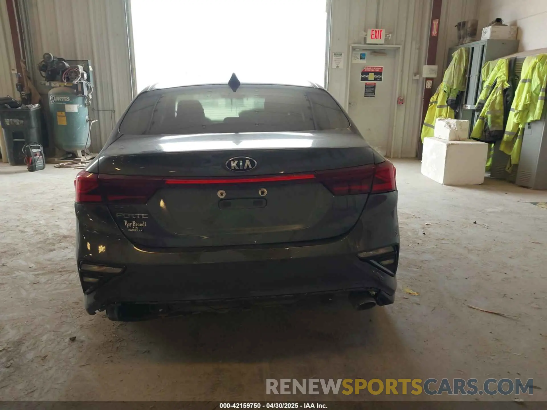 16 Photograph of a damaged car 3KPF24AD0KE069472 KIA FORTE 2019