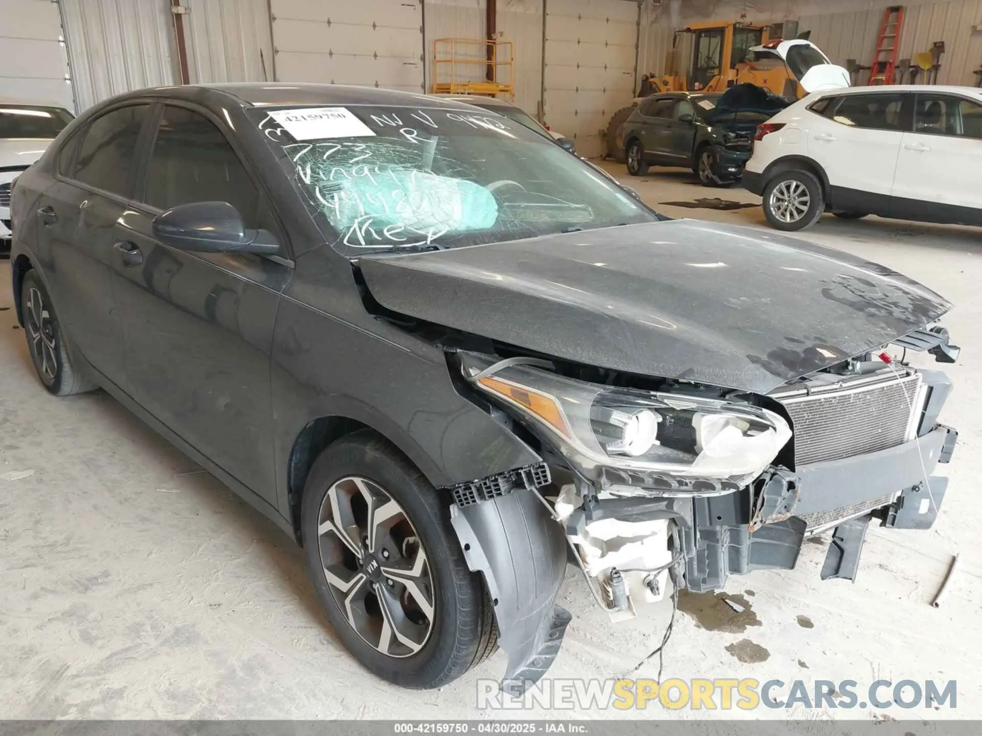 17 Photograph of a damaged car 3KPF24AD0KE069472 KIA FORTE 2019