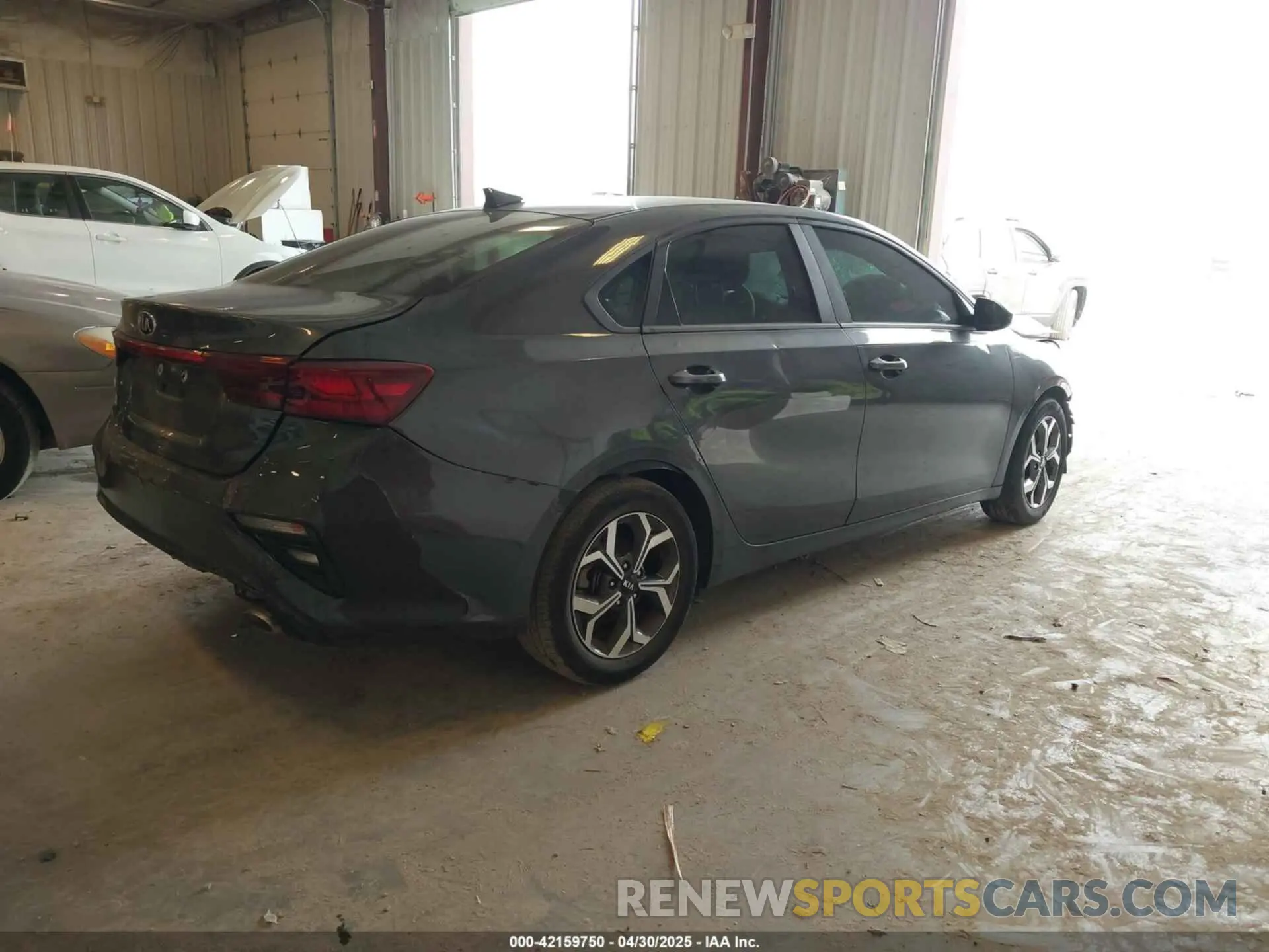 4 Photograph of a damaged car 3KPF24AD0KE069472 KIA FORTE 2019