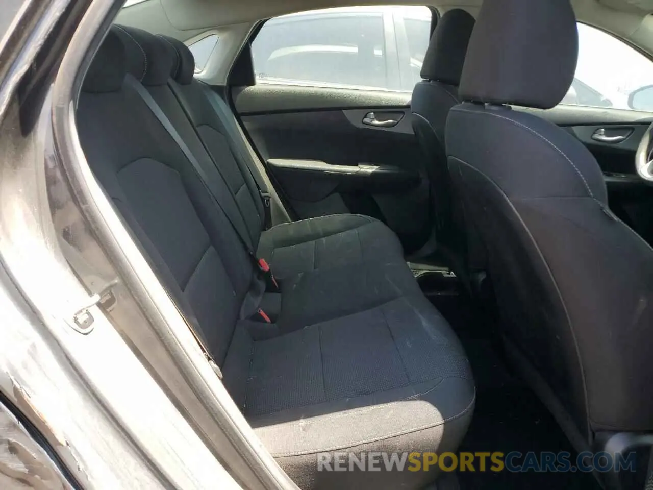 12 Фотография поврежденного автомобиля 3KPF24AD0KE083453 KIA FORTE 2019