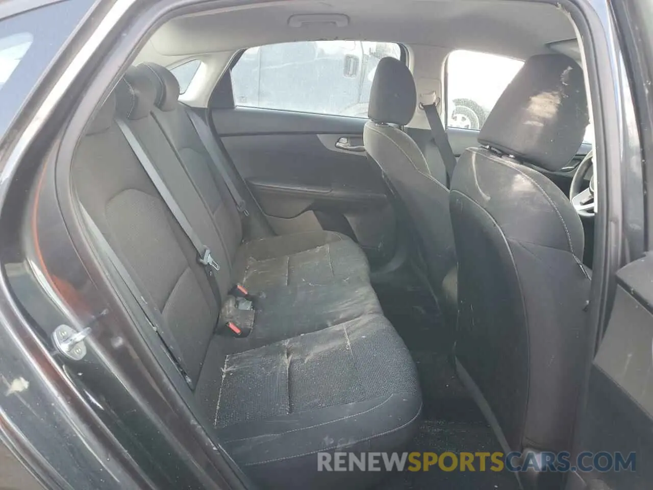 10 Photograph of a damaged car 3KPF24AD0KE113163 KIA FORTE 2019