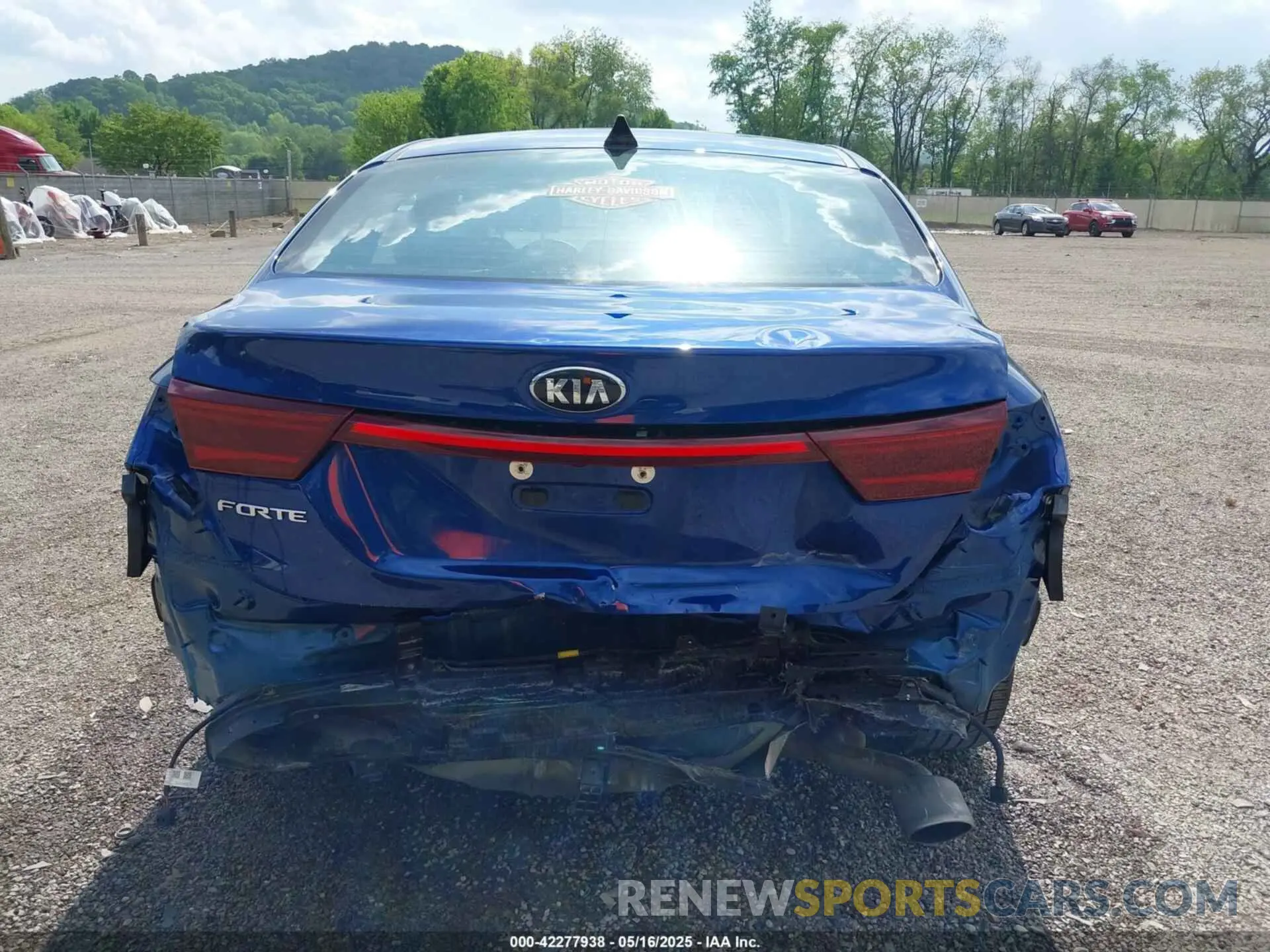 17 Photograph of a damaged car 3KPF24AD0KE135616 KIA FORTE 2019