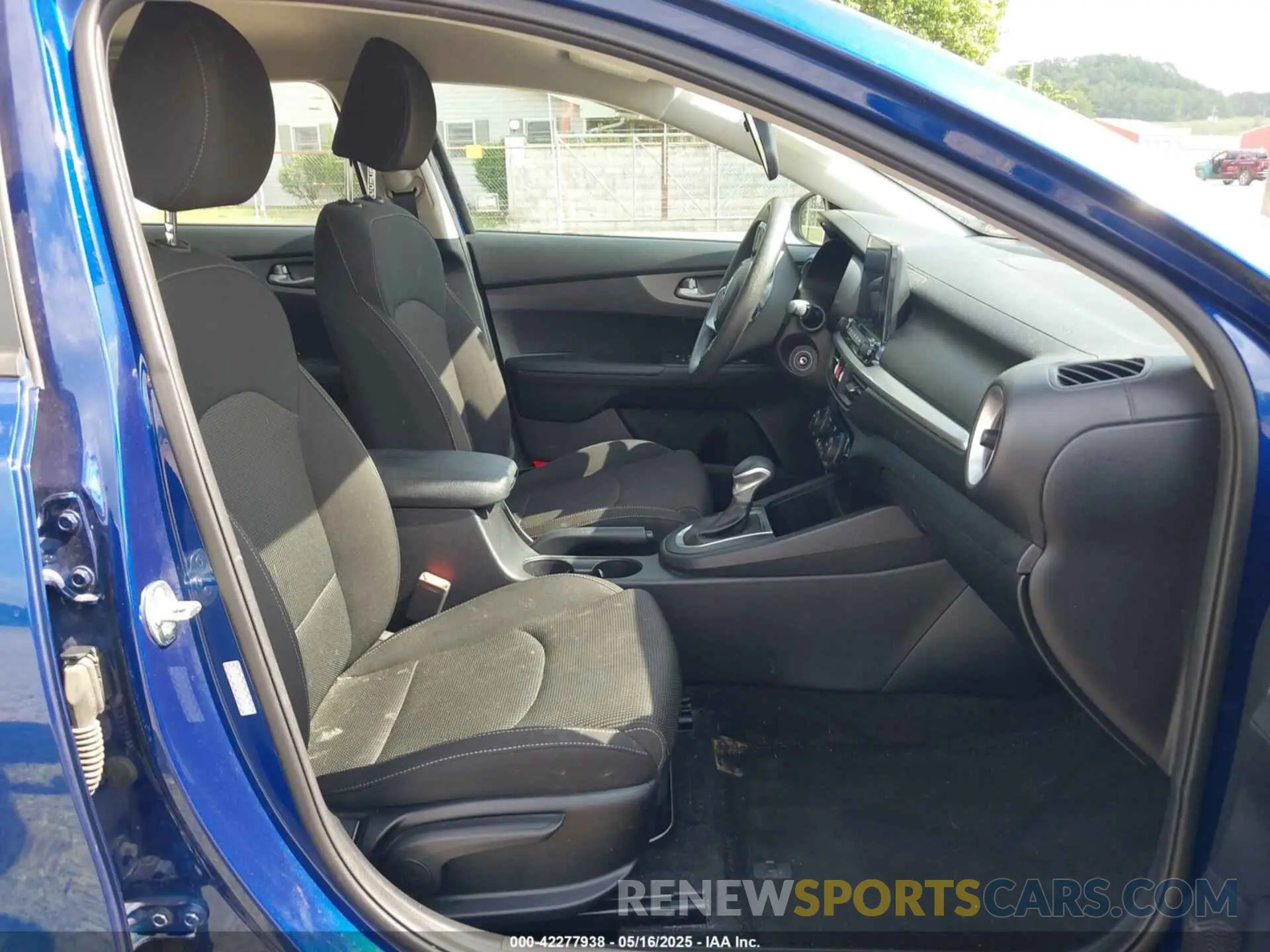 5 Photograph of a damaged car 3KPF24AD0KE135616 KIA FORTE 2019