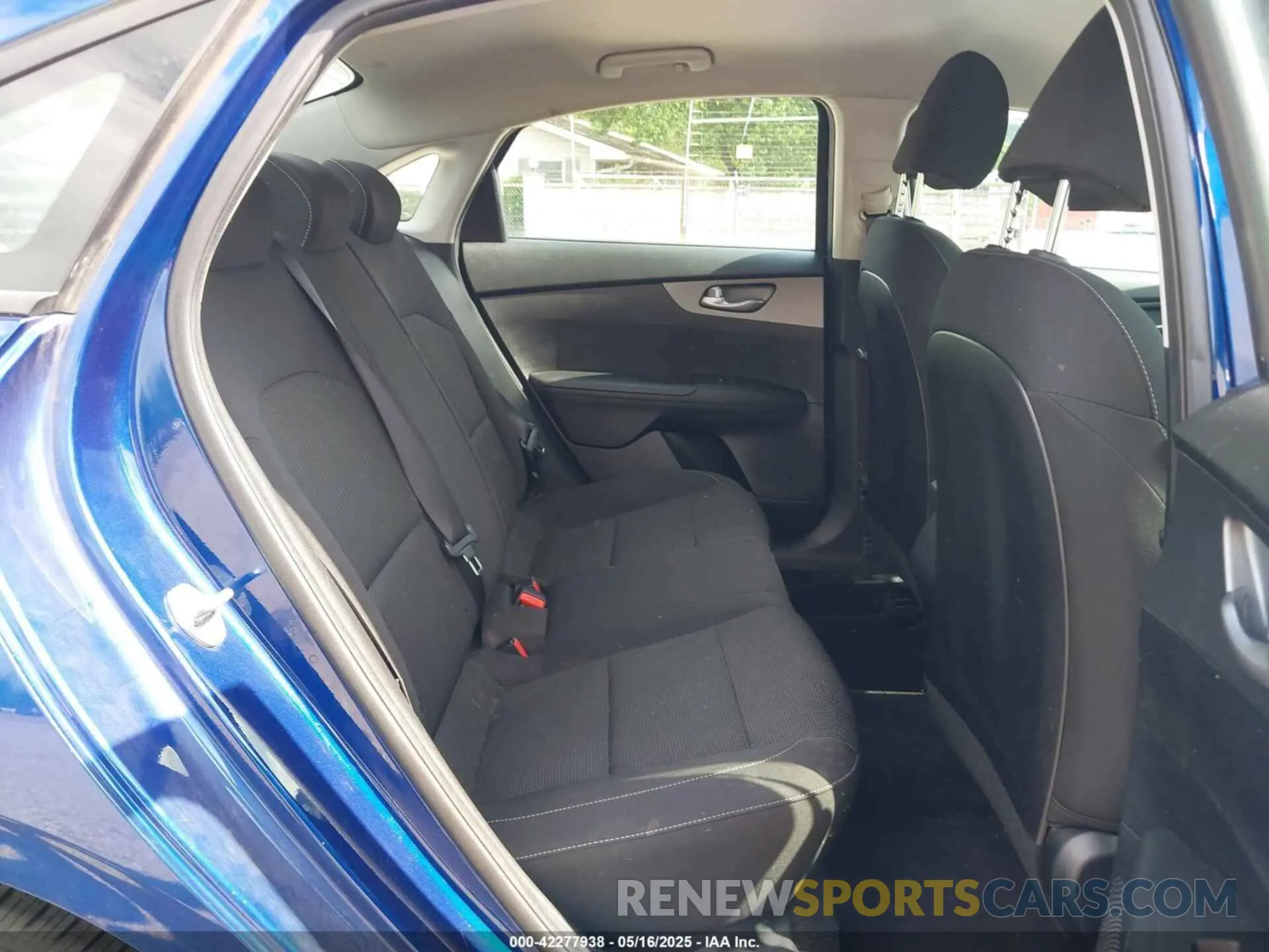 8 Photograph of a damaged car 3KPF24AD0KE135616 KIA FORTE 2019
