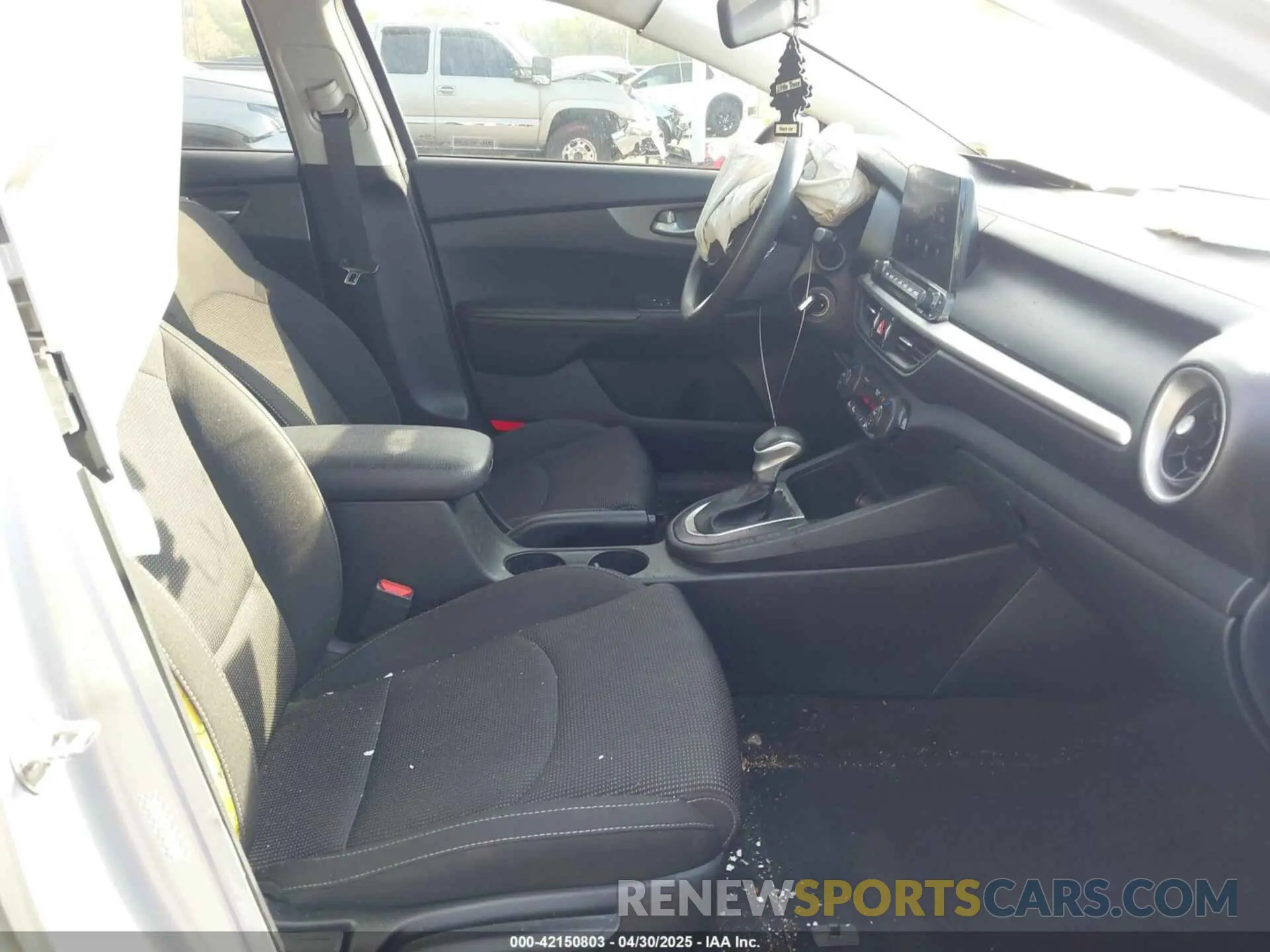 5 Фотография поврежденного автомобиля 3KPF24AD0KE135728 KIA FORTE 2019