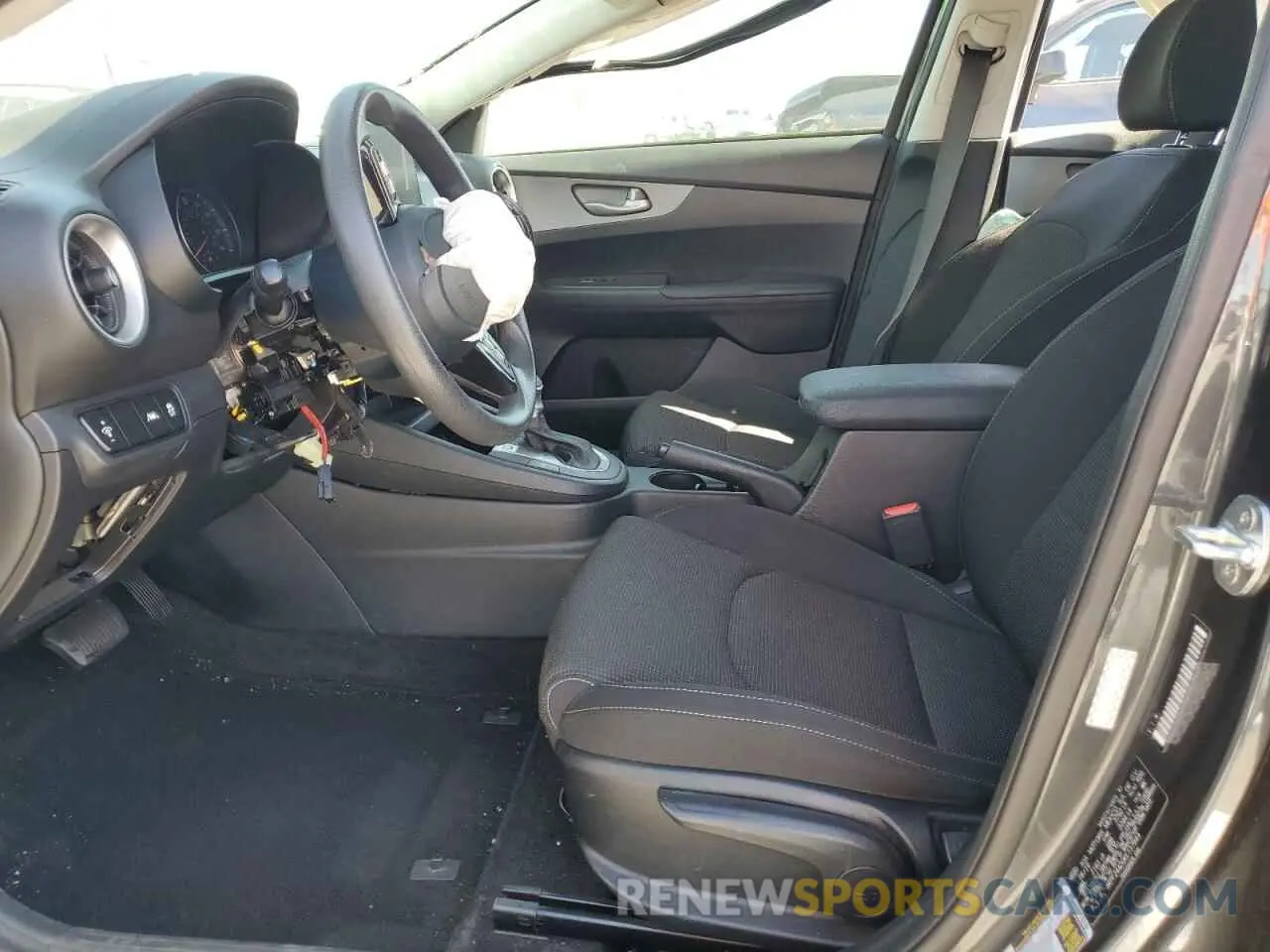 7 Photograph of a damaged car 3KPF24AD0KE137849 KIA FORTE 2019