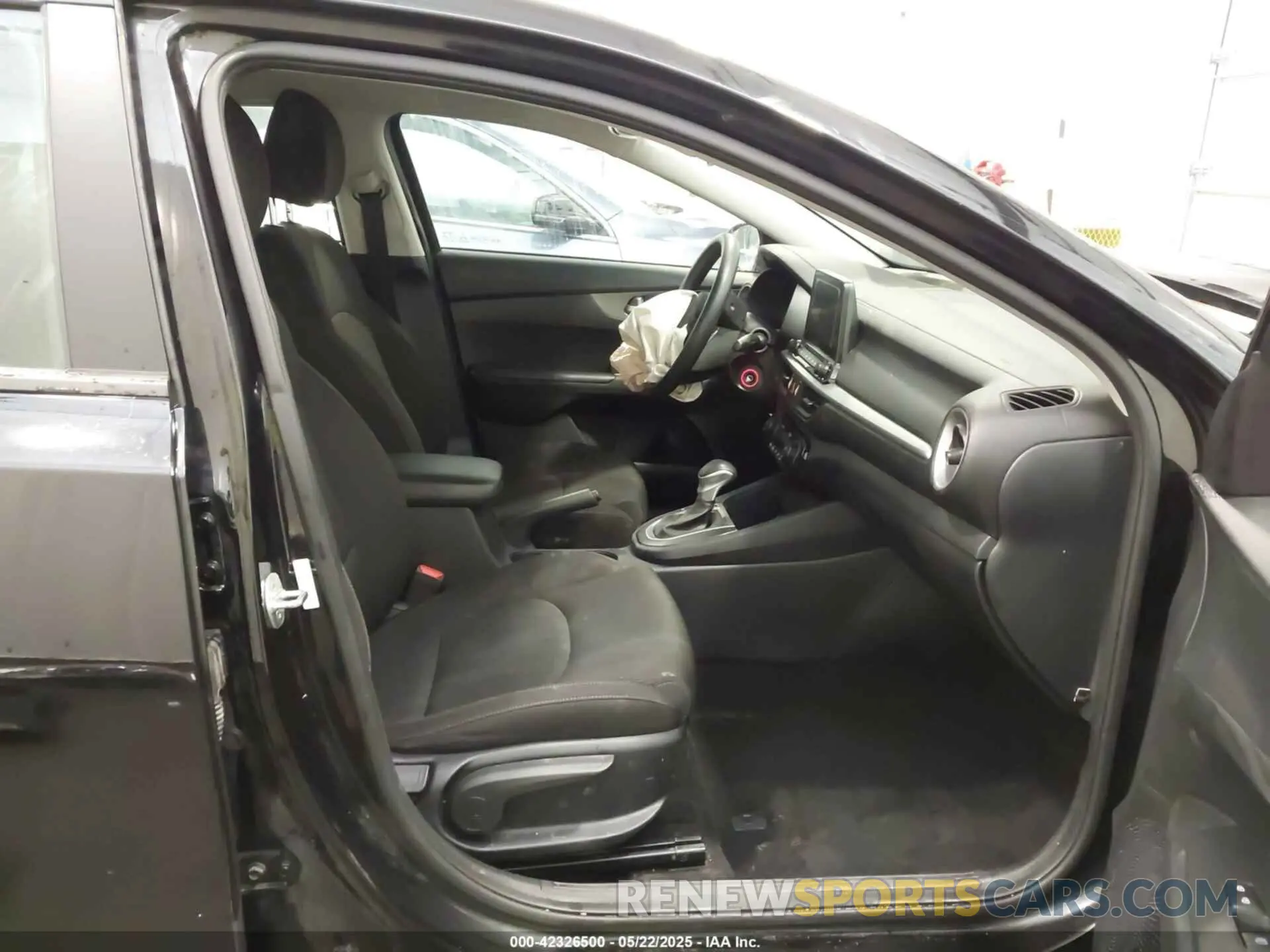 5 Photograph of a damaged car 3KPF24AD1KE017574 KIA FORTE 2019