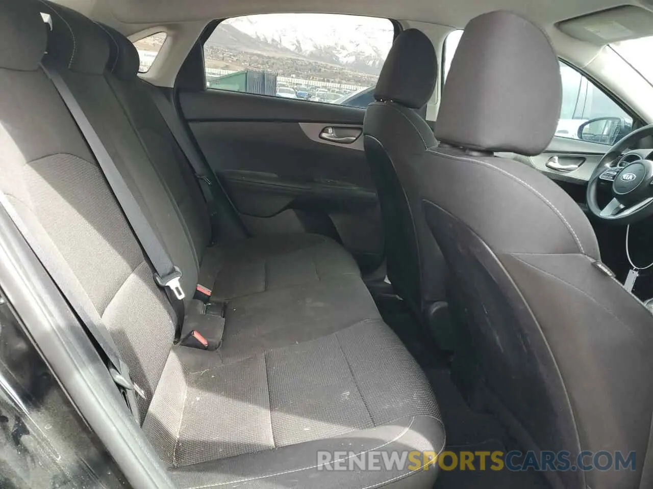10 Фотография поврежденного автомобиля 3KPF24AD1KE067147 KIA FORTE 2019