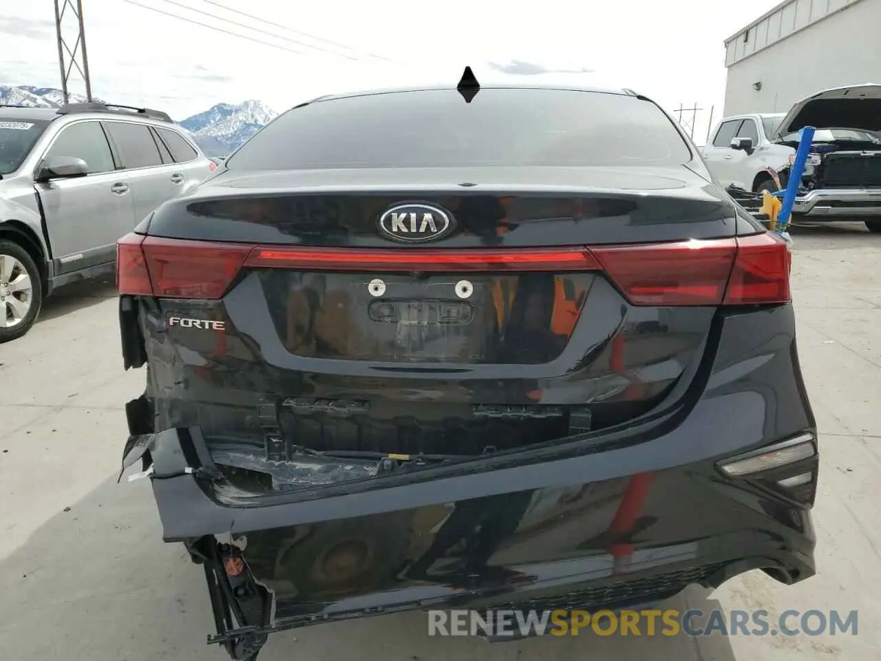 6 Фотография поврежденного автомобиля 3KPF24AD1KE067147 KIA FORTE 2019